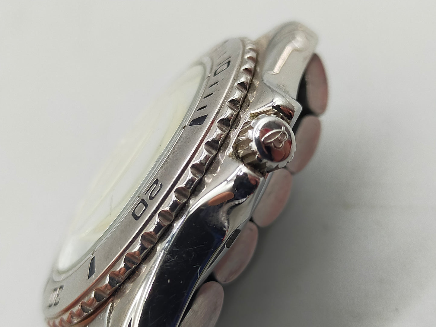 Edle Breitling Herren Uhr – Sportliches Design mit Mondphase