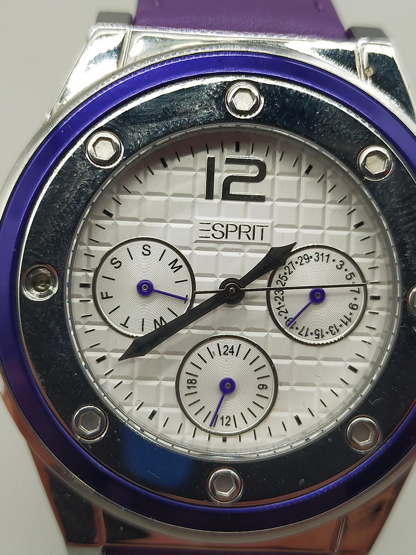 Moderne Esprit Damen Uhr – Violettes Leder  Mit OVP.