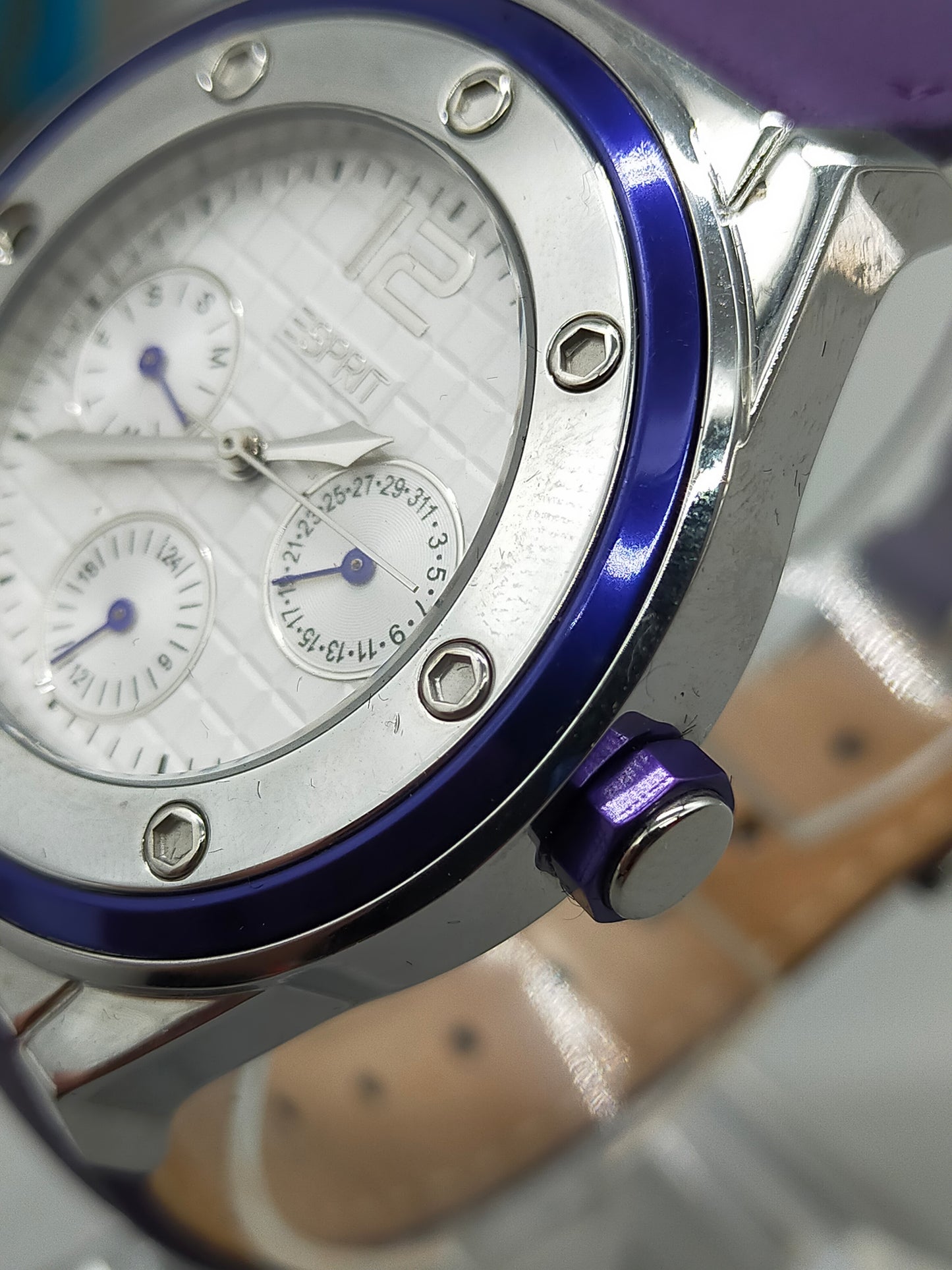 Moderne Esprit Damen Uhr – Violettes Leder  Mit OVP.