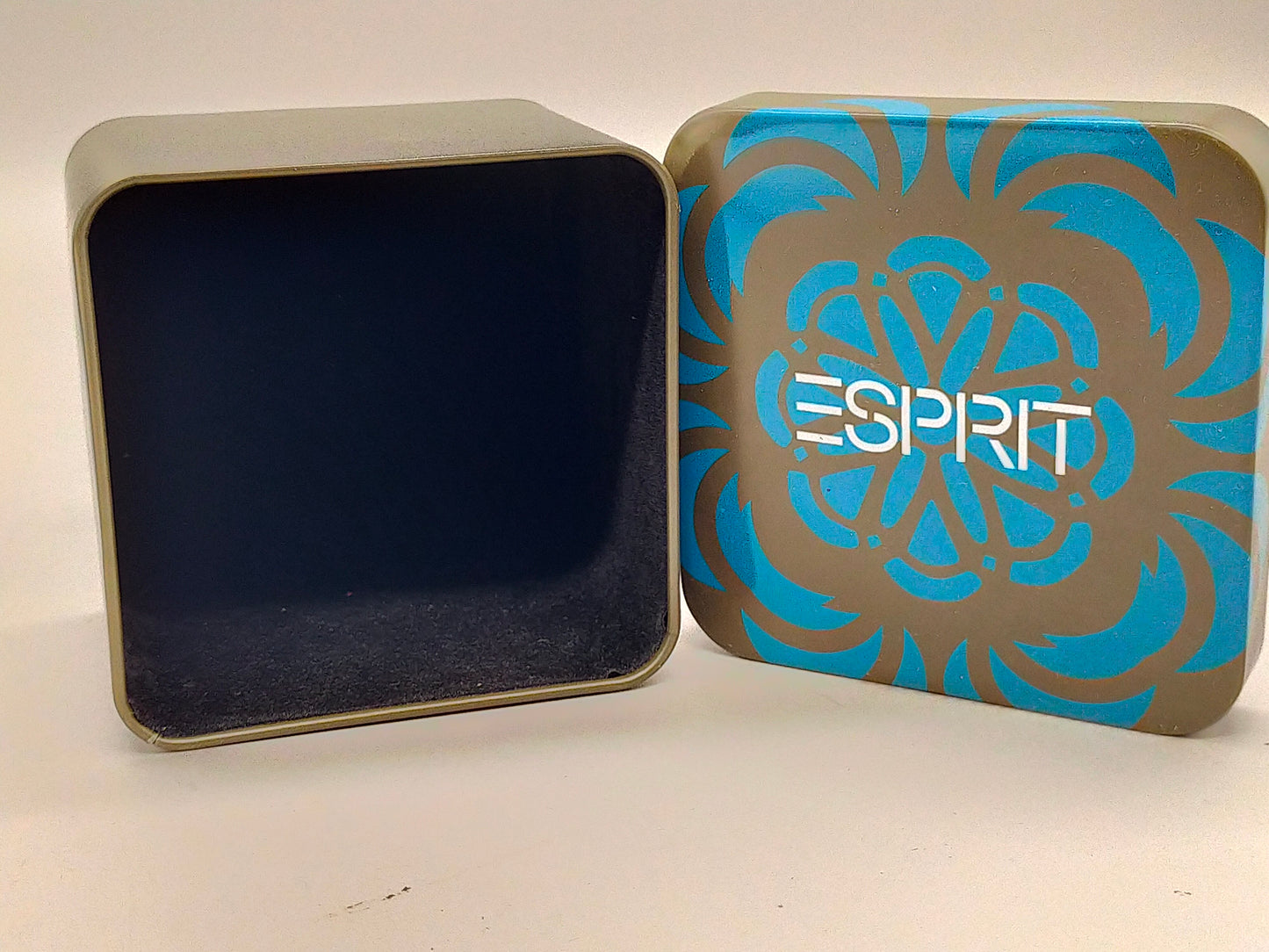 Moderne Esprit Damen Uhr – Violettes Leder  Mit OVP.