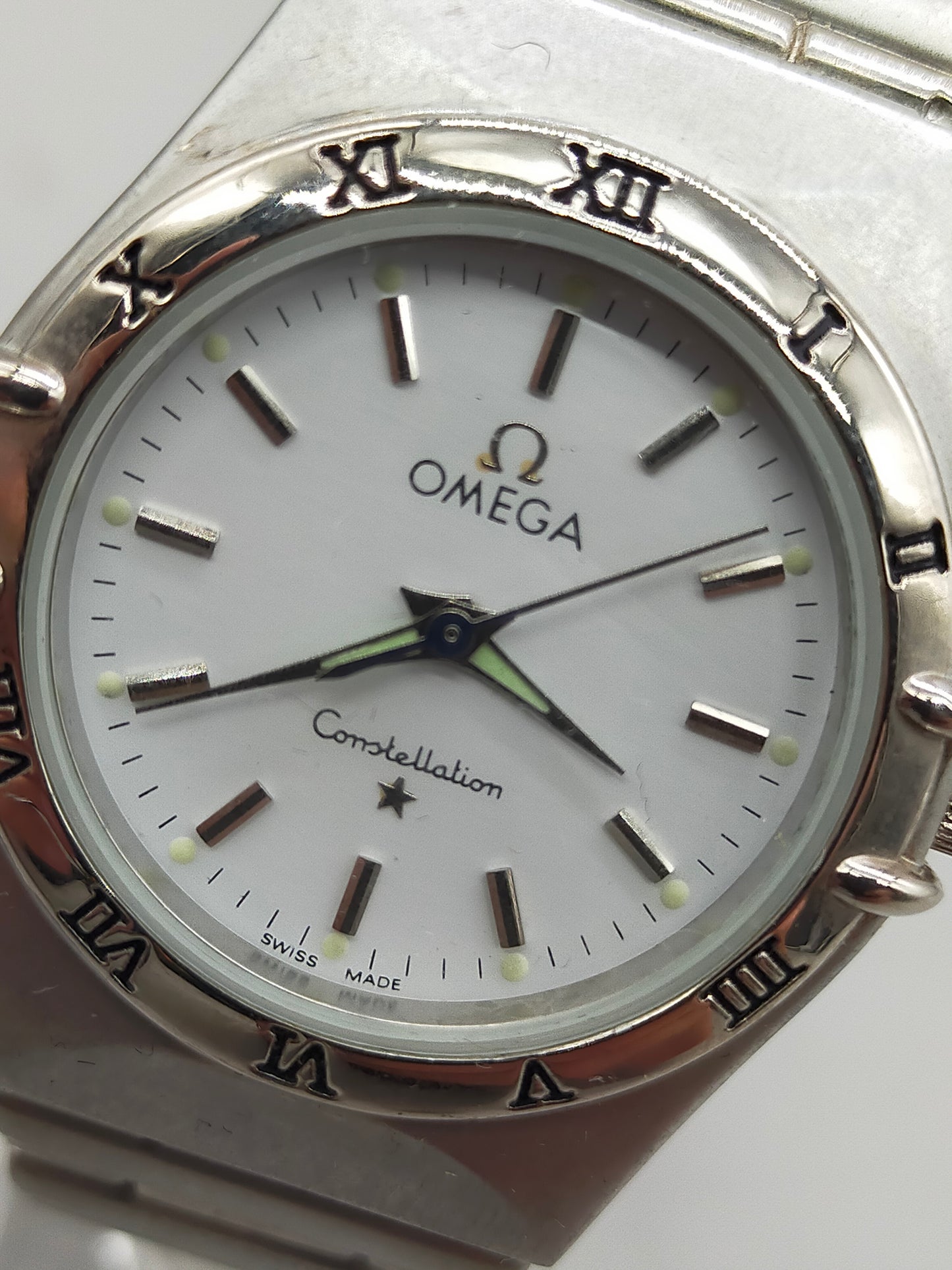 Edle Omega Constellation Damen Uhr – Klassisches Silber Design