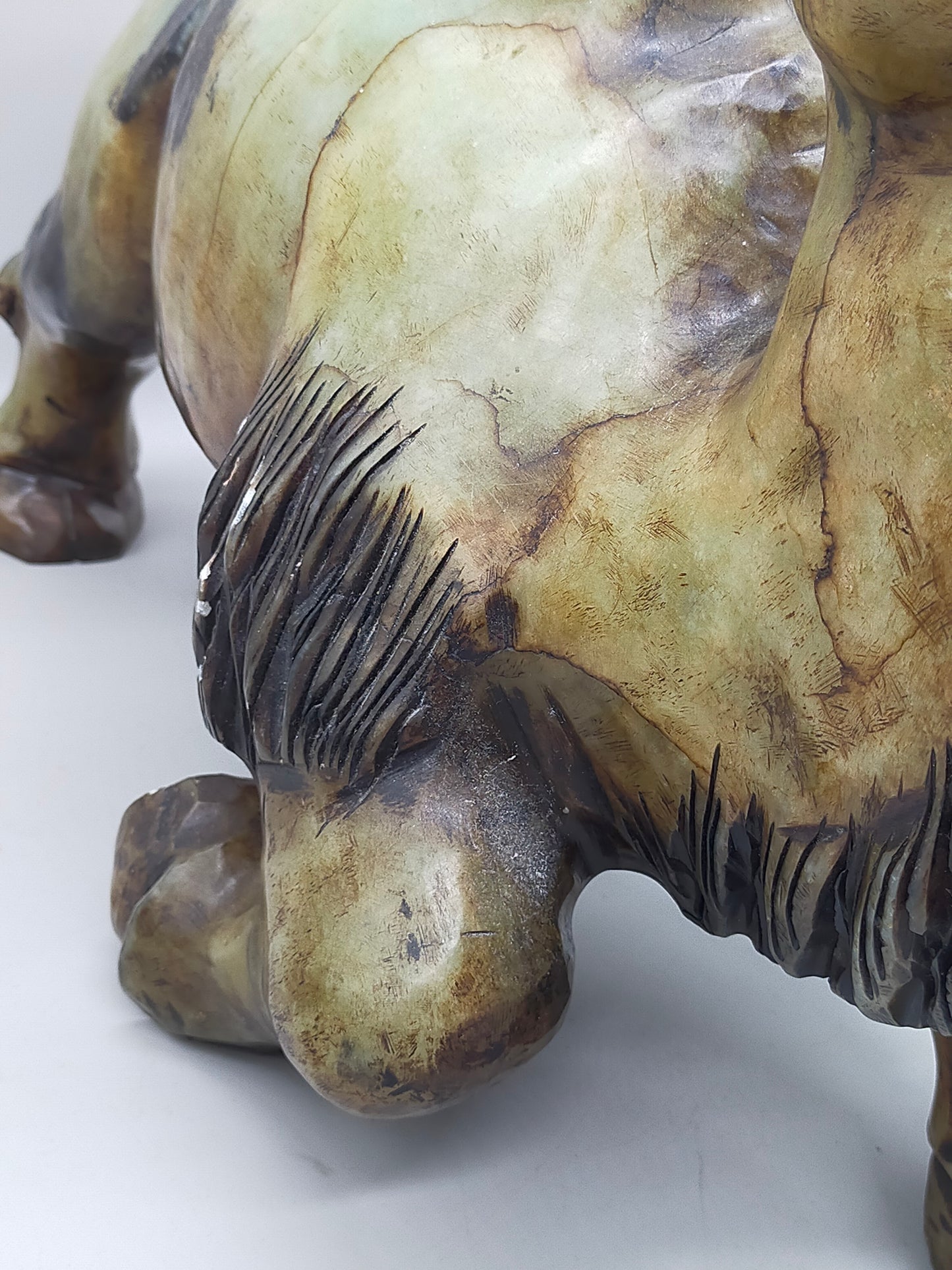 Antike Kamel Skulptur aus Jadestein – Handgearbeitete Tierfigur