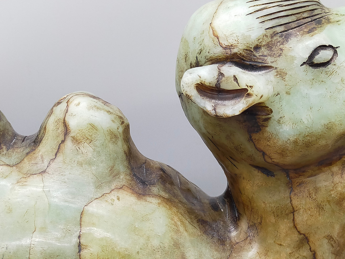 Antike Kamel Skulptur aus Jadestein – Handgearbeitete Tierfigur