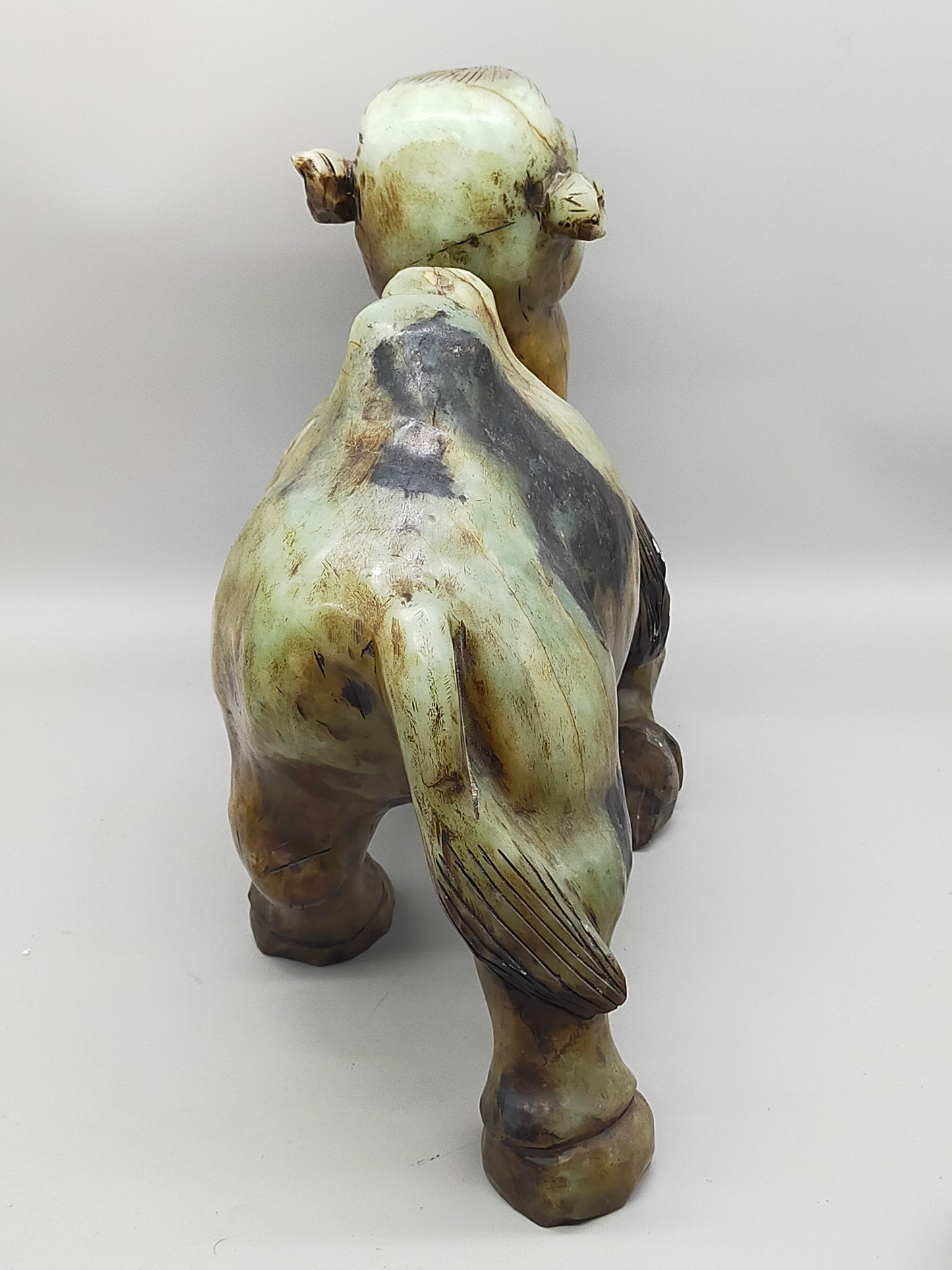 Antike Kamel Skulptur aus Jadestein – Handgearbeitete Tierfigur