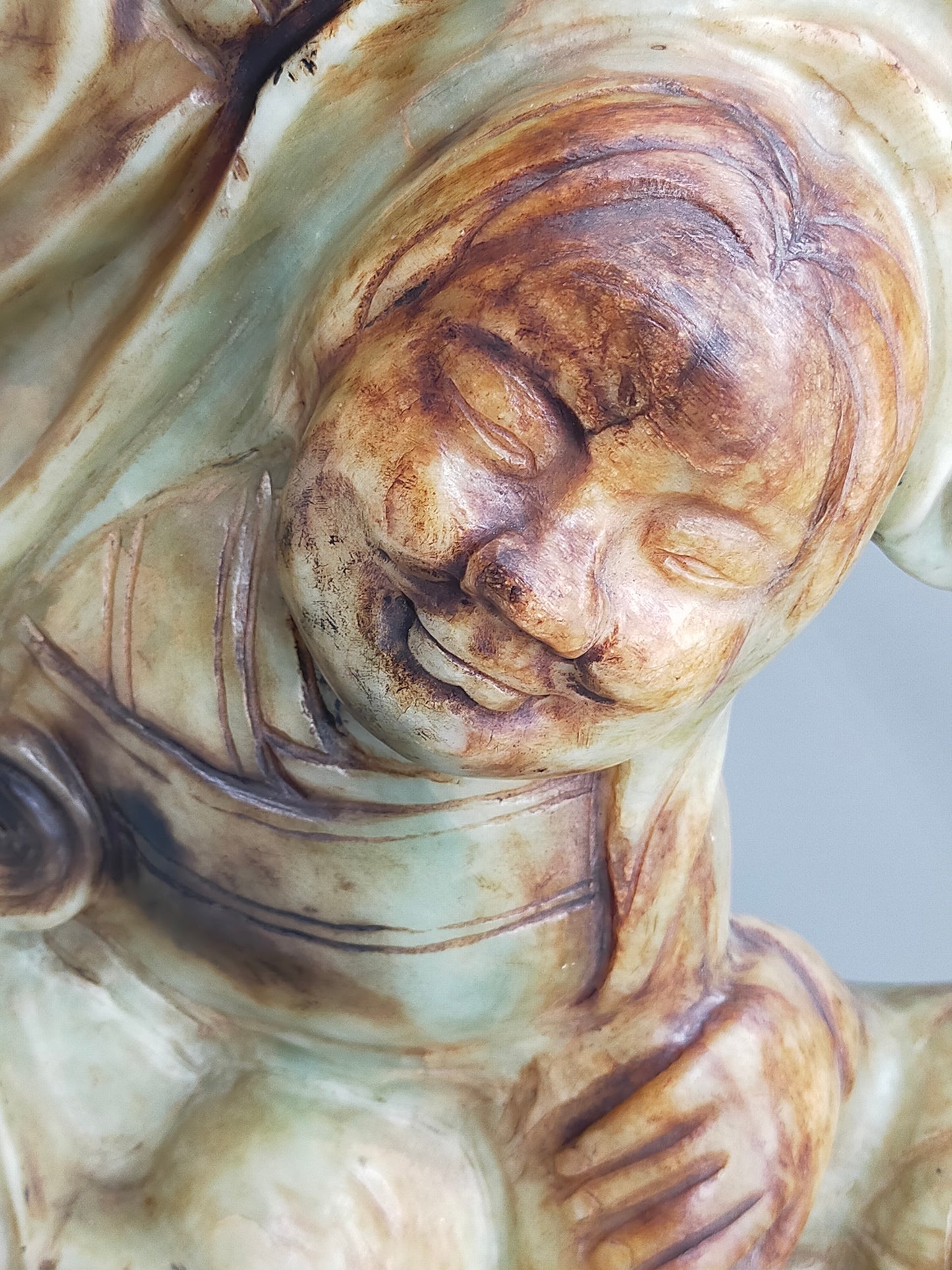 Antike Jadestein Skulptur – Handgeschnitzte Figurengruppe aus Fernost