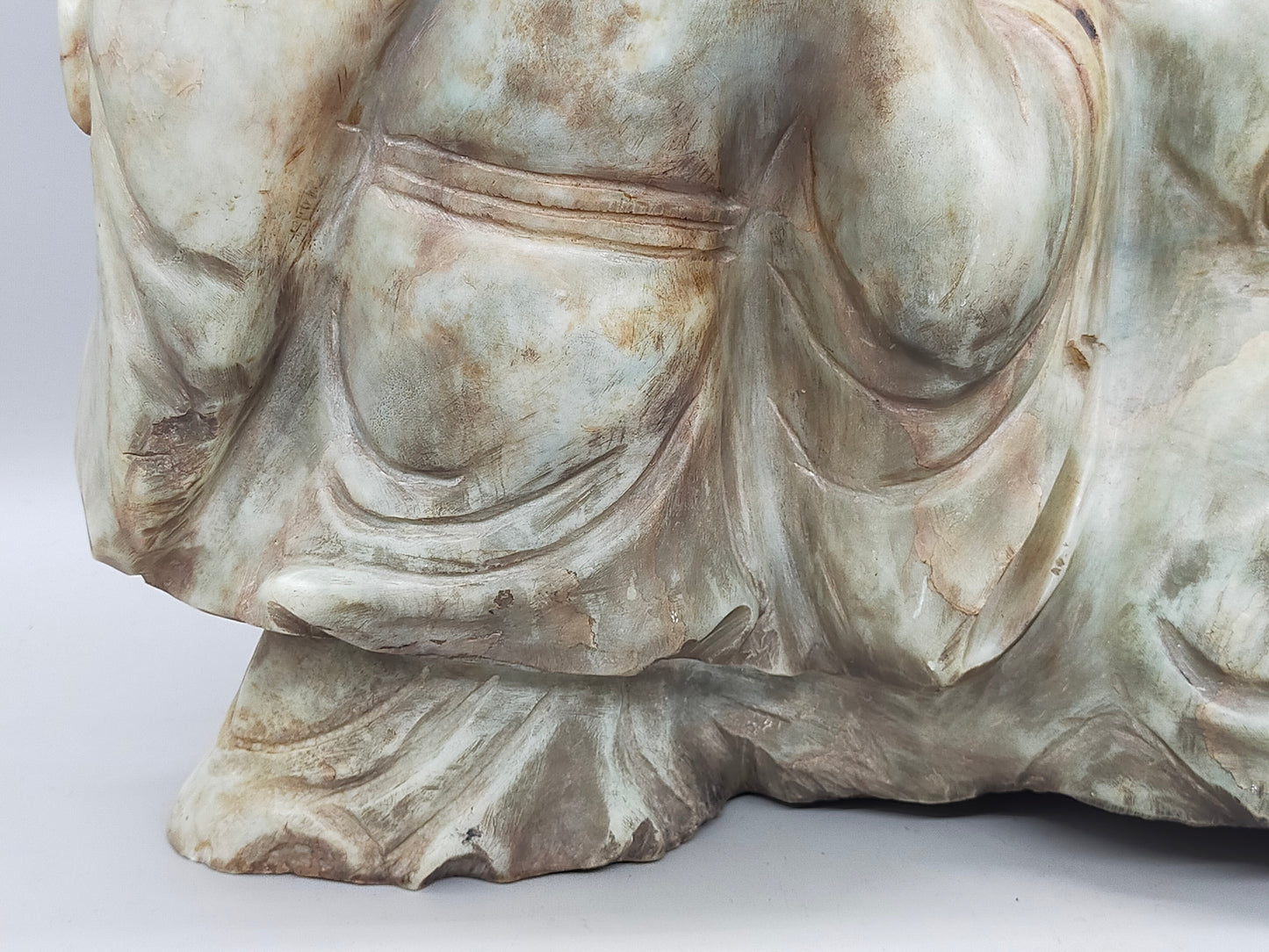 Antike Jadestein Skulptur – Handgeschnitzte Figurengruppe aus Fernost