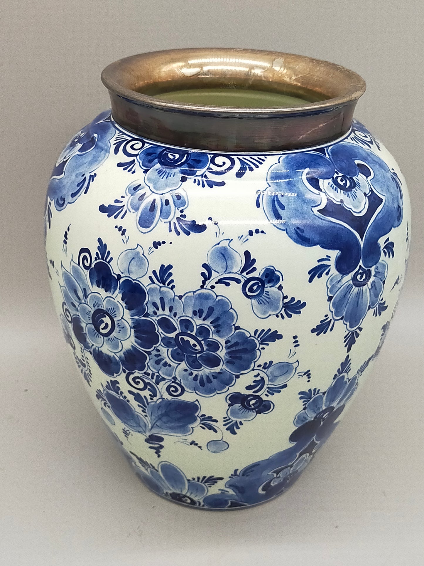 Prunkvolle Regina Delft Vase – mit 925 Sterling Silberrand