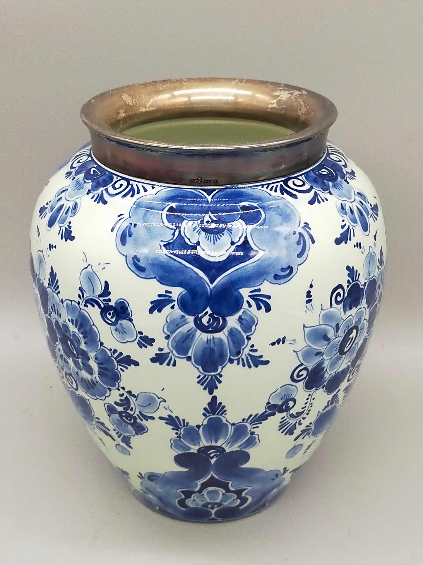 Prunkvolle Regina Delft Vase – mit 925 Sterling Silberrand
