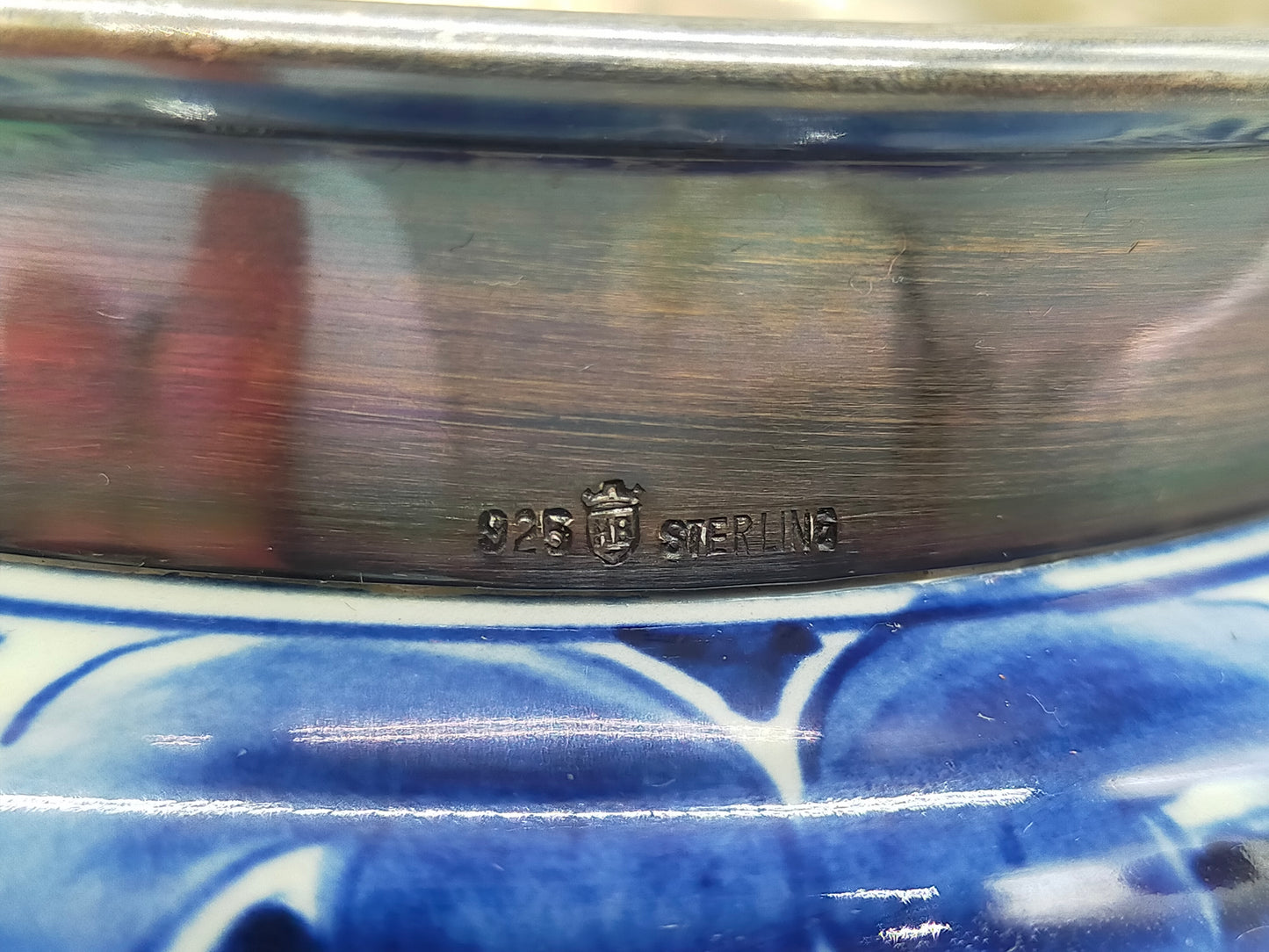 Prunkvolle Regina Delft Vase – mit 925 Sterling Silberrand