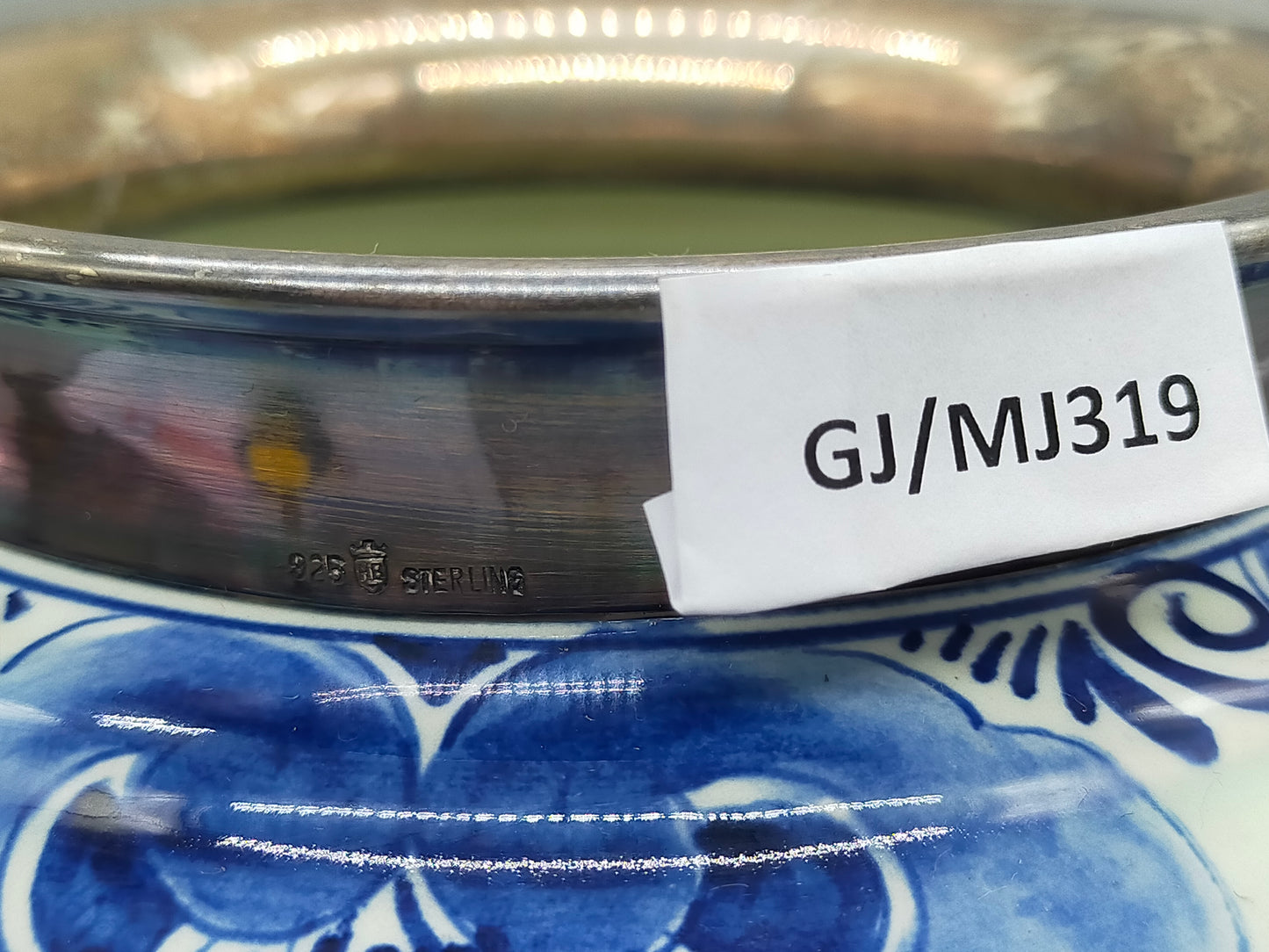 Prunkvolle Regina Delft Vase – mit 925 Sterling Silberrand
