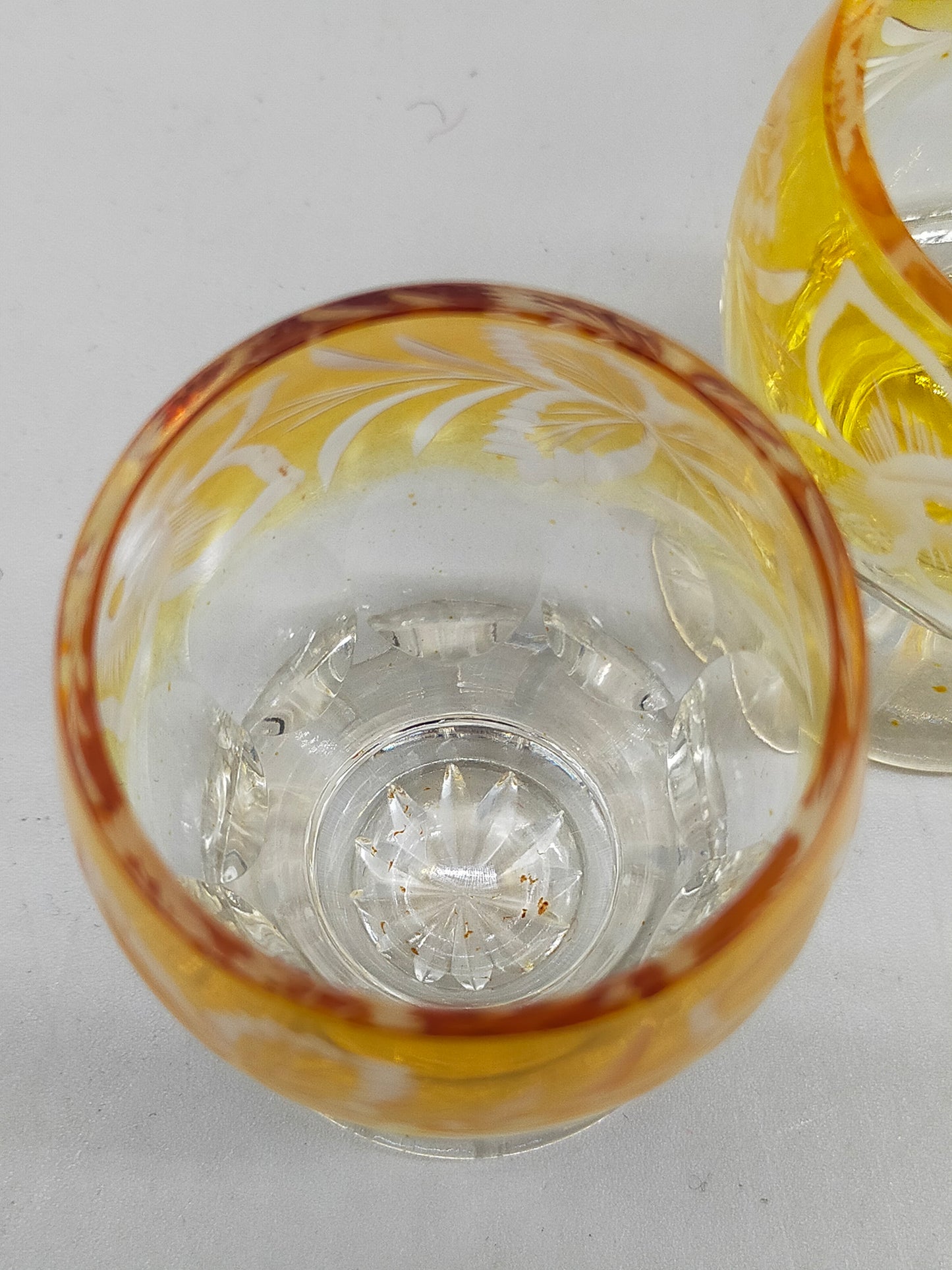 Edles Likörset aus Bernstein Glas – Antikes Design mit Blumenschliff
