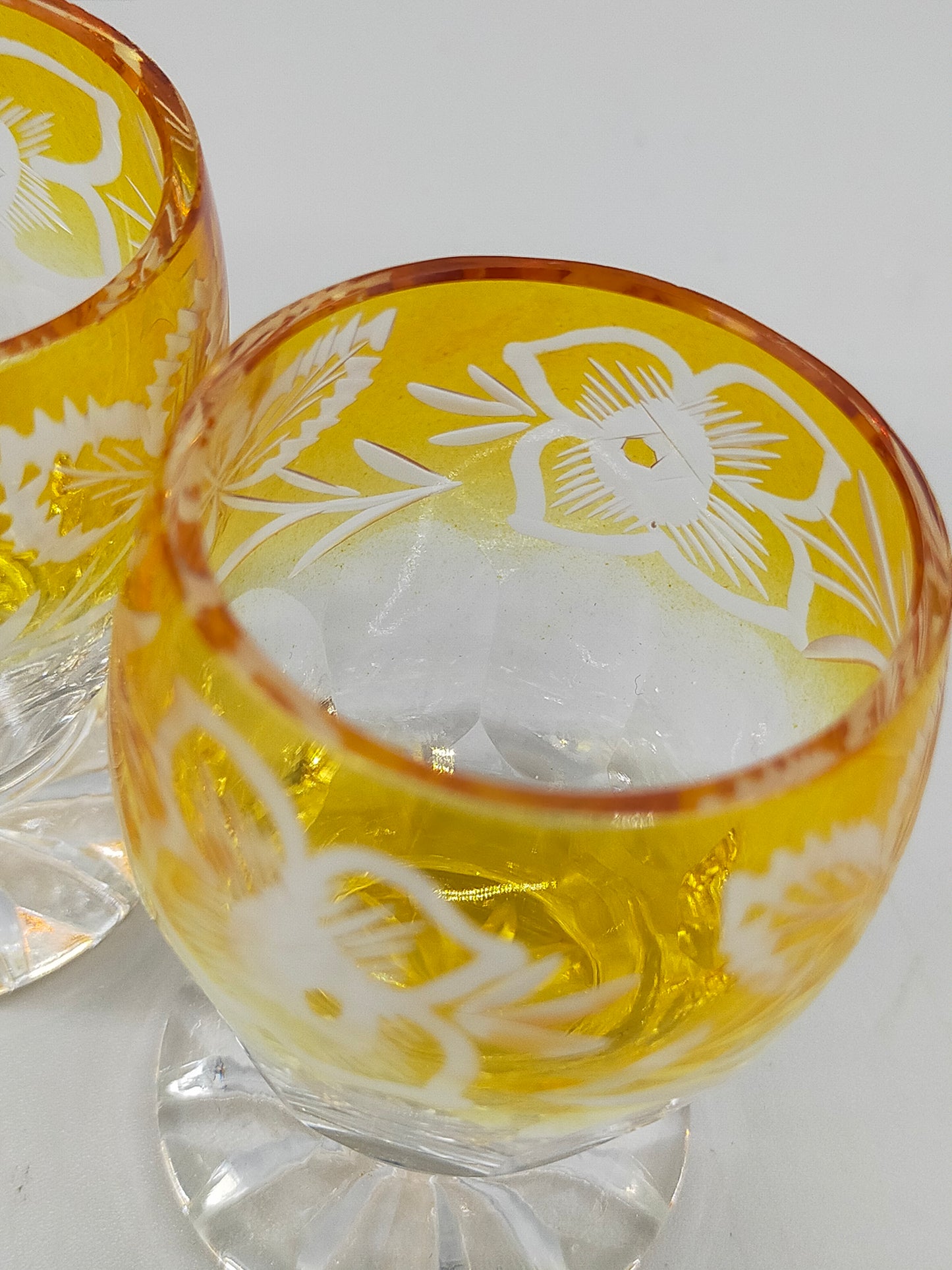 Edles Likörset aus Bernstein Glas – Antikes Design mit Blumenschliff