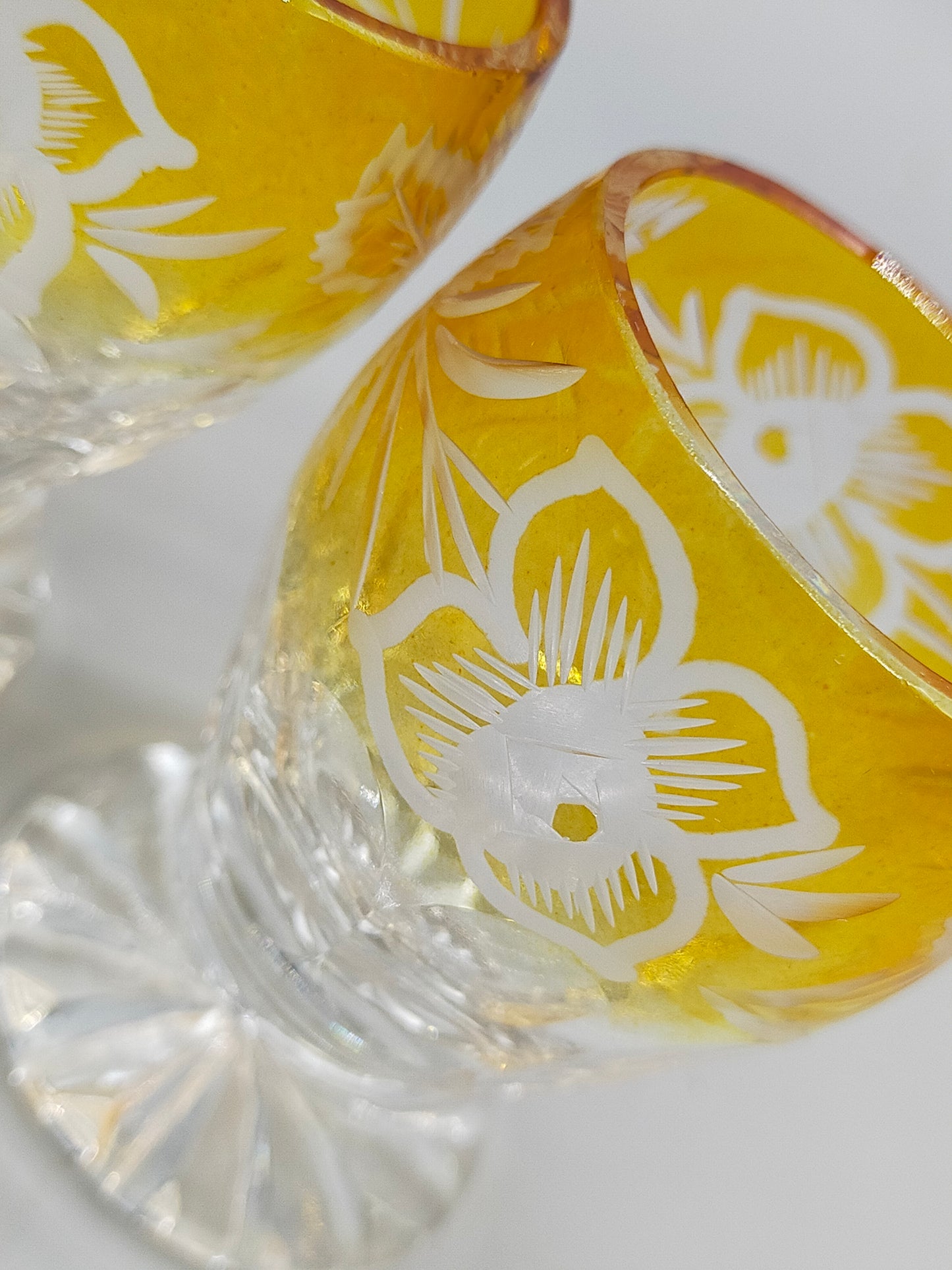 Edles Likörset aus Bernstein Glas – Antikes Design mit Blumenschliff