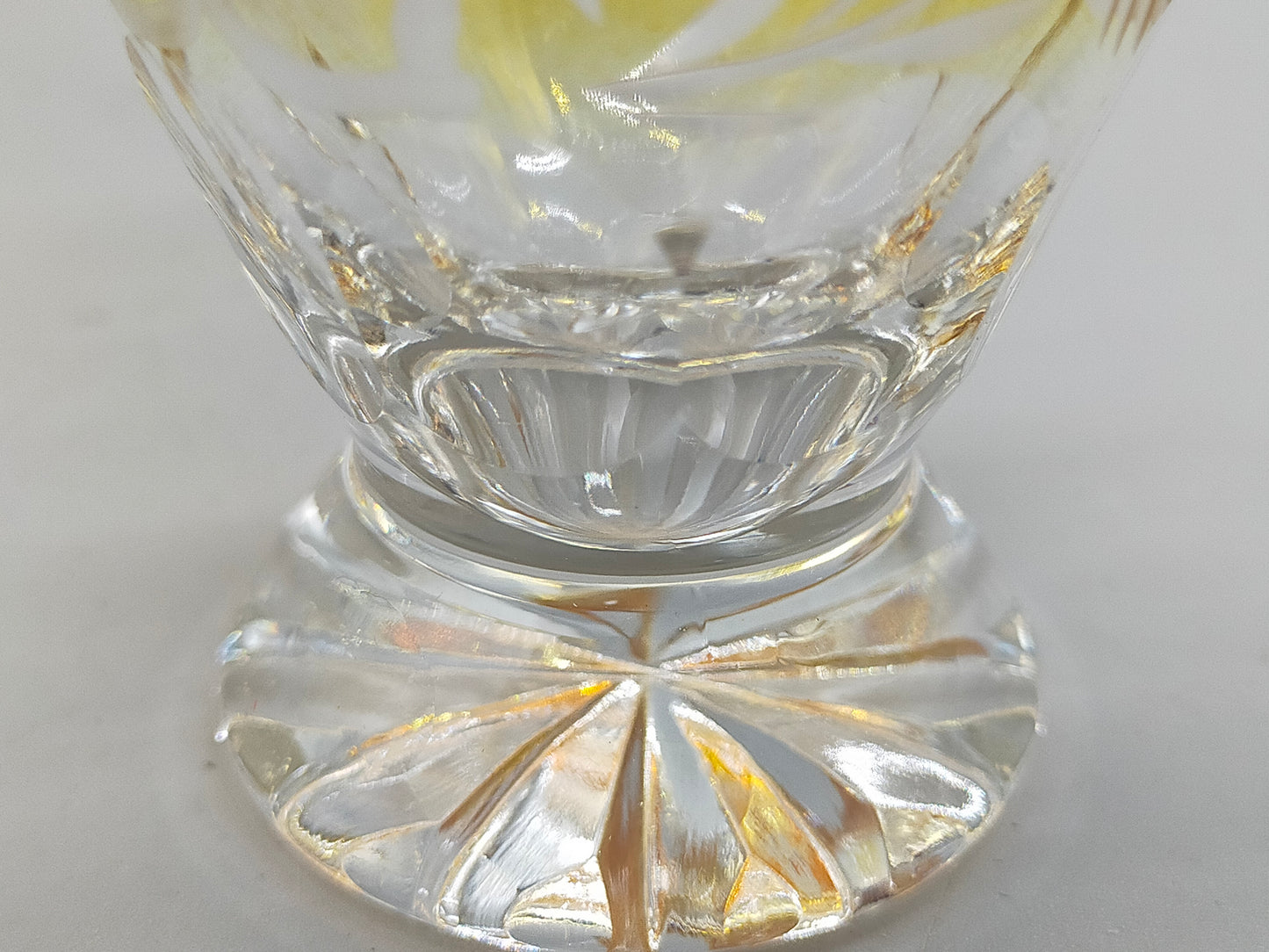 Edles Likörset aus Bernstein Glas – Antikes Design mit Blumenschliff