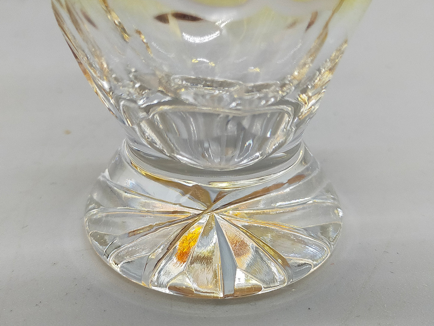 Edles Likörset aus Bernstein Glas – Antikes Design mit Blumenschliff