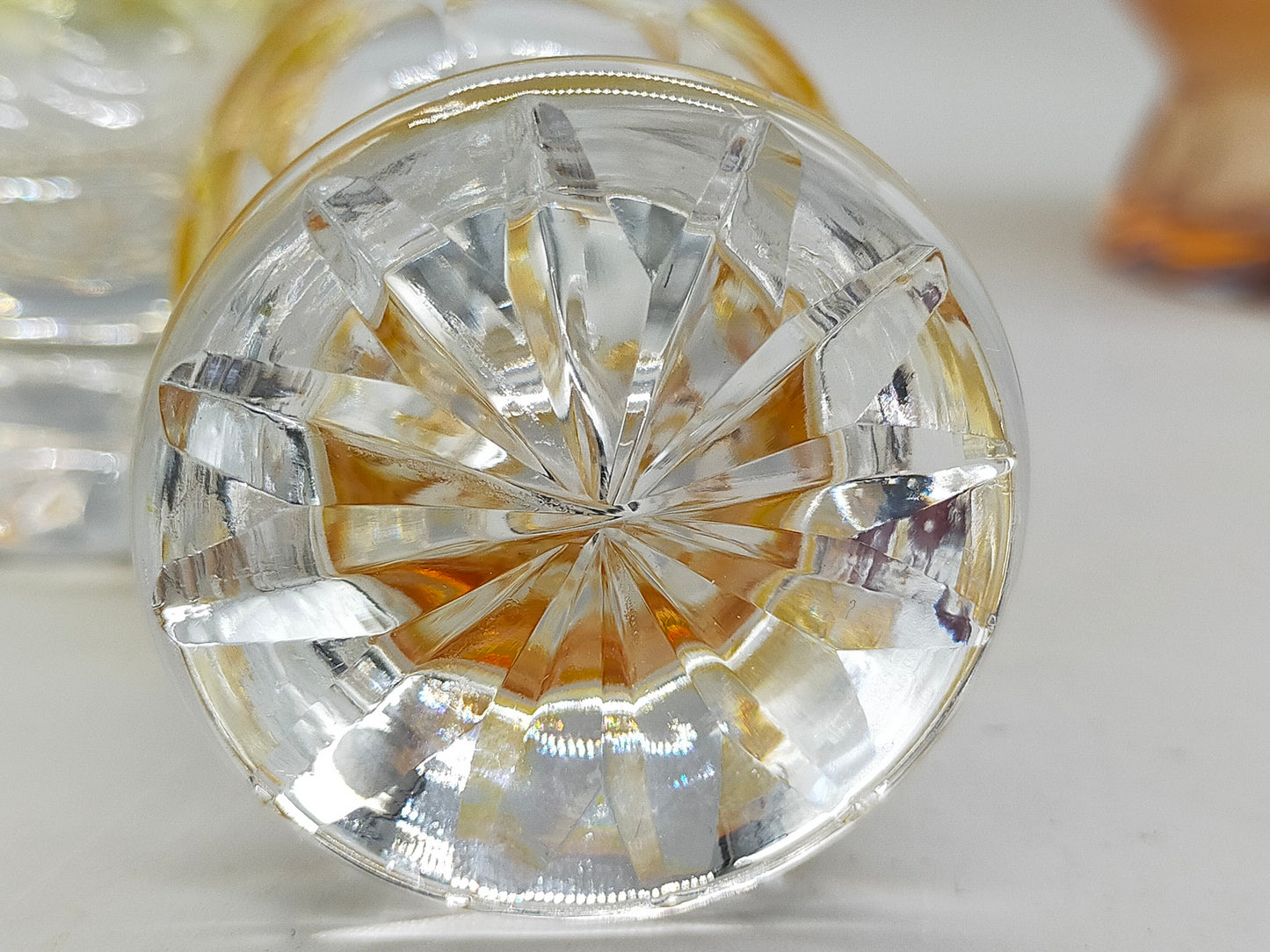 Edles Likörset aus Bernstein Glas – Antikes Design mit Blumenschliff
