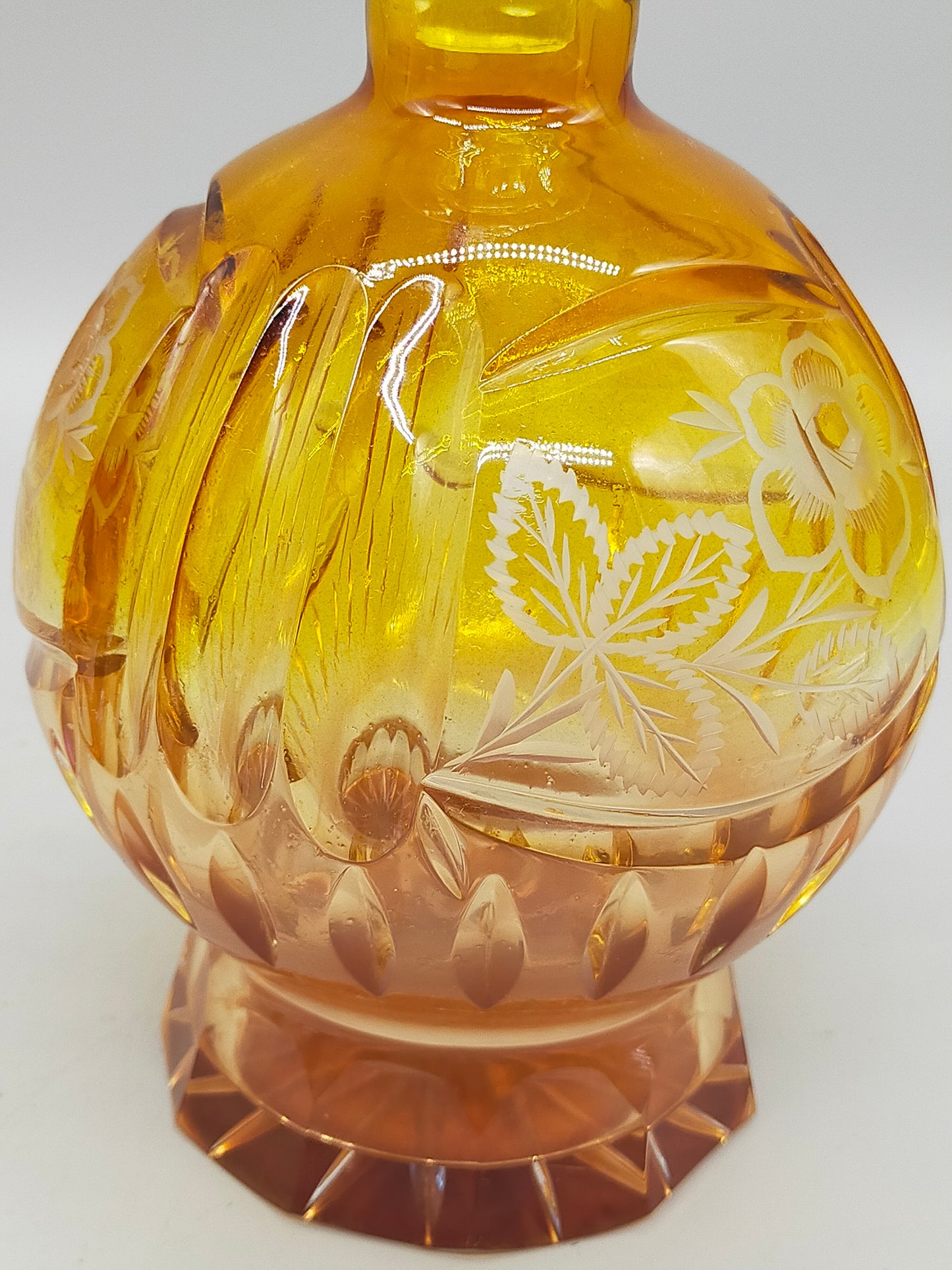 Edles Likörset aus Bernstein Glas – Antikes Design mit Blumenschliff