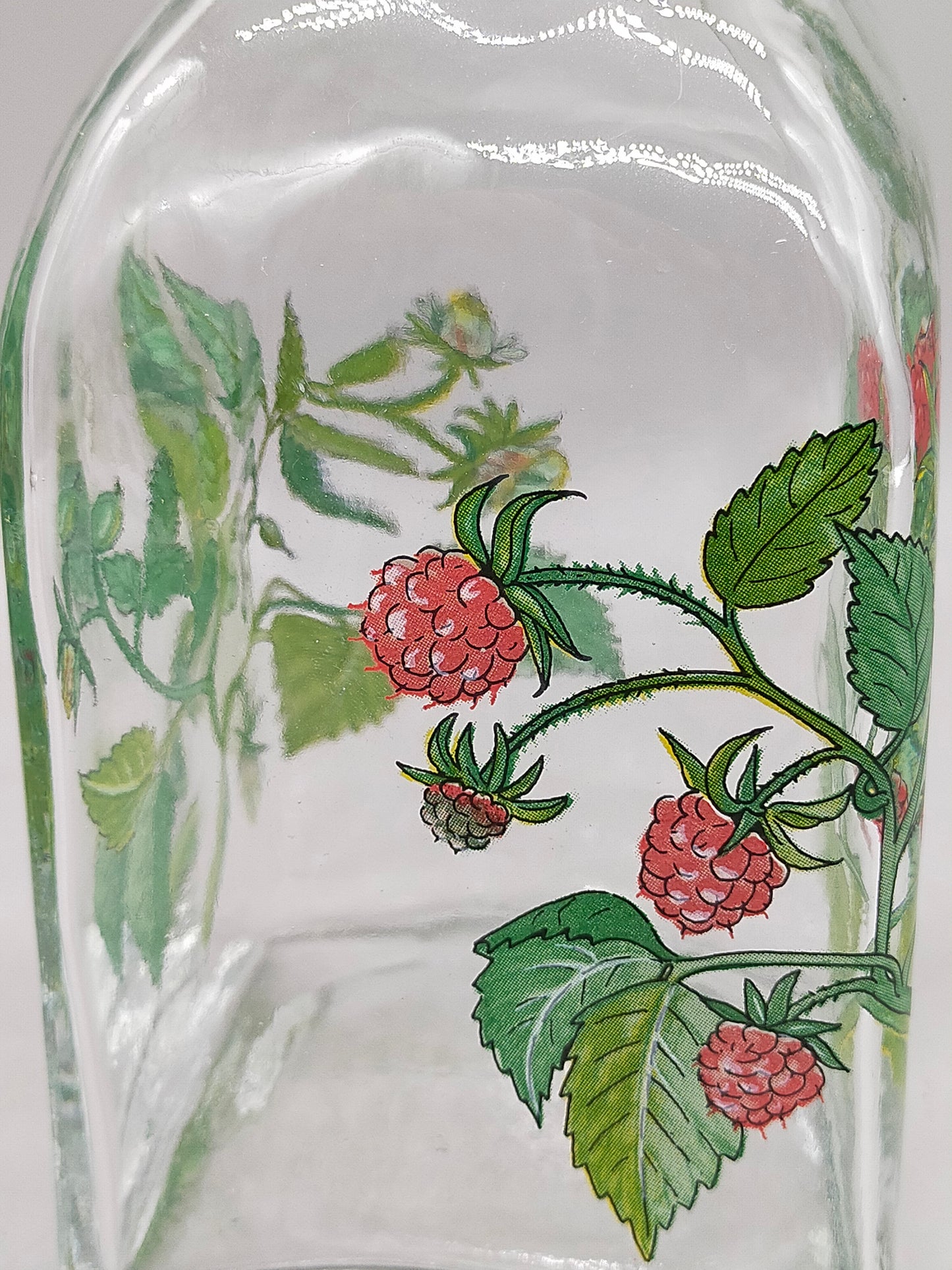 Vintage Glas Karaffe mit Himbeermotiv – Stilvolle Dekoration