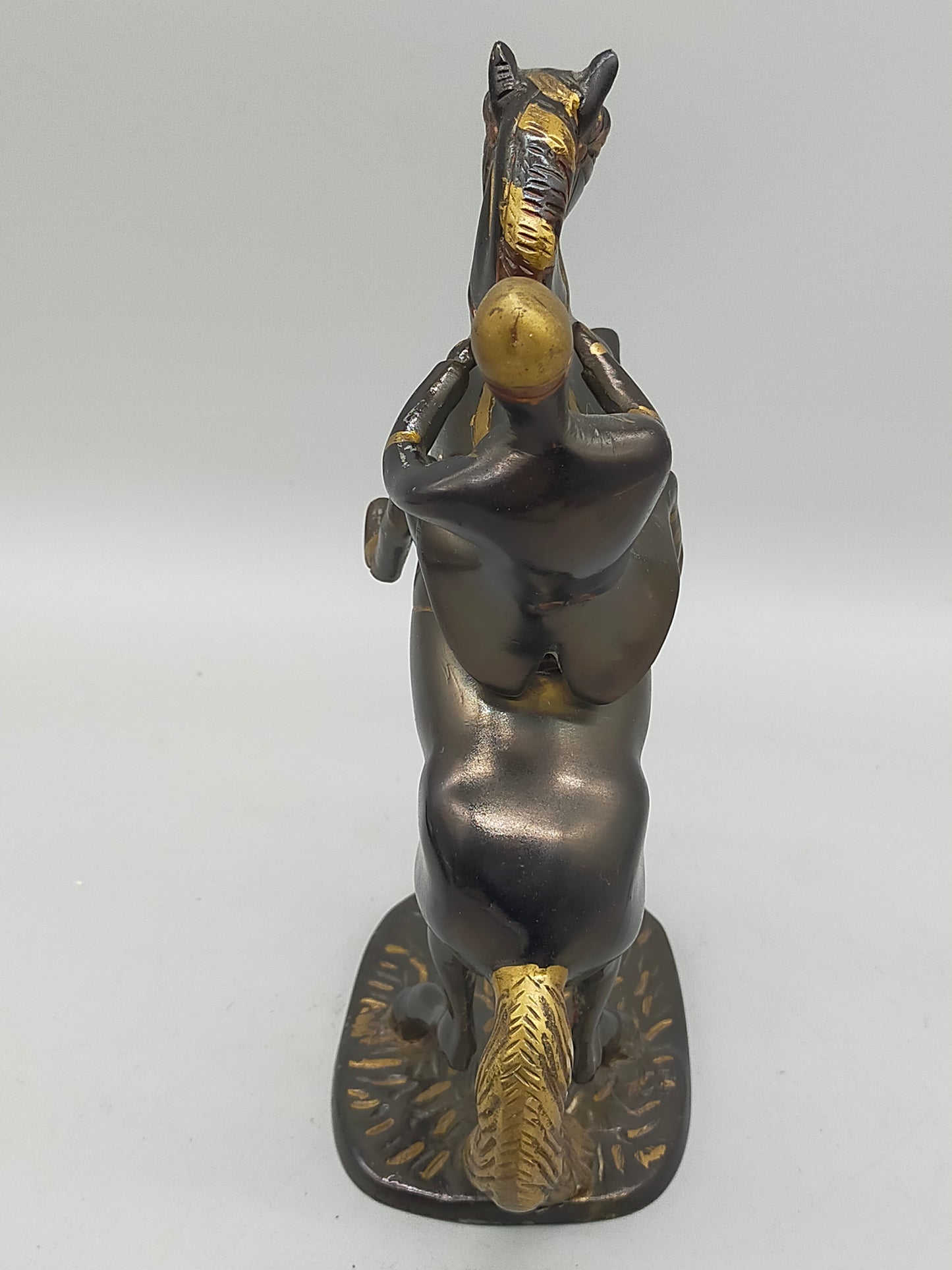Antike Bronze Skulptur – Reiter auf steigendem Pferd im Kolonialstil