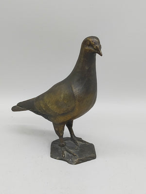 Antike Bronze Taube Figur – Tierskulptur auf Felssockel