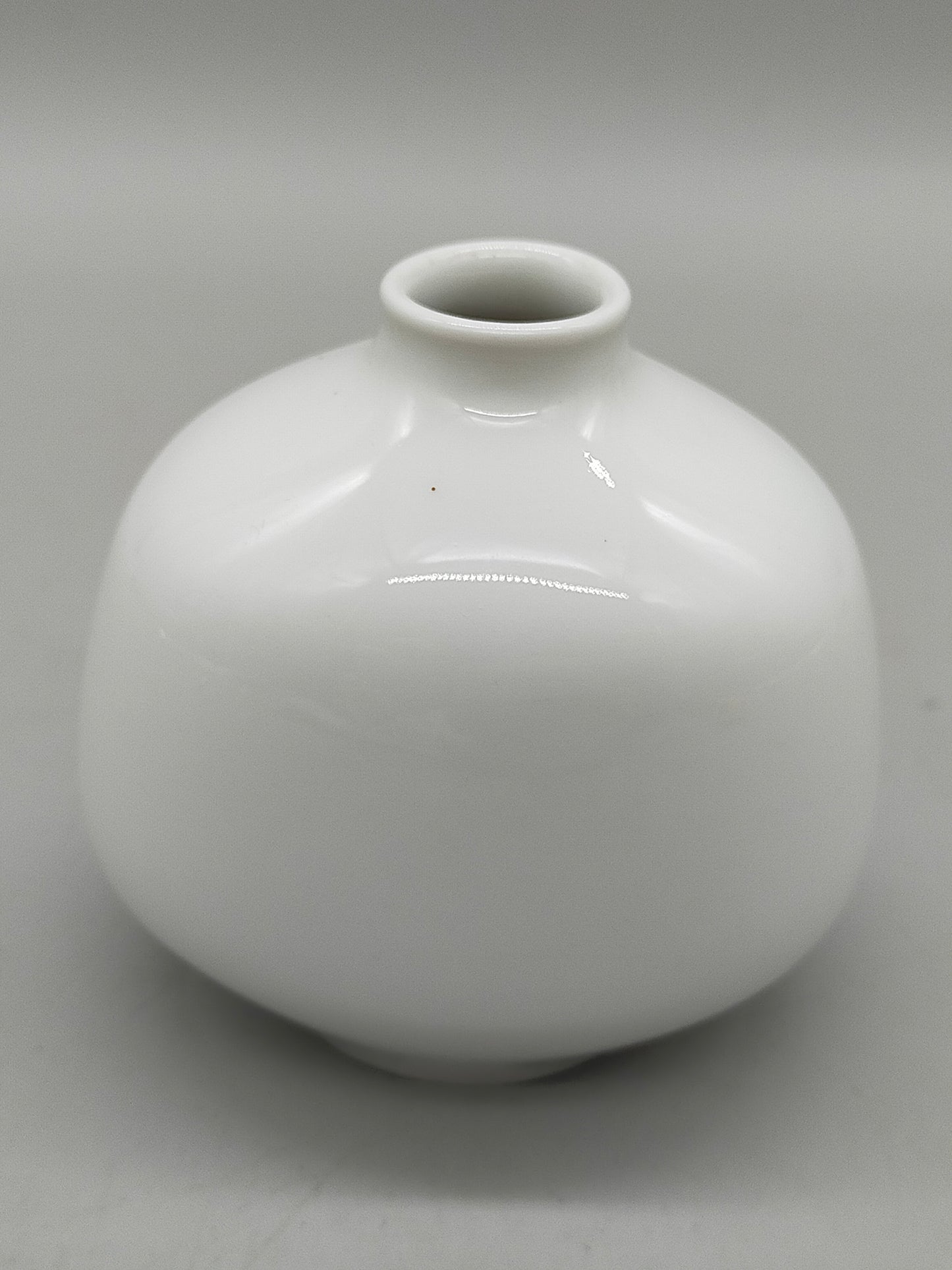 Meißener Porzellan Miniatur Vase – Klassisches Weißes Design