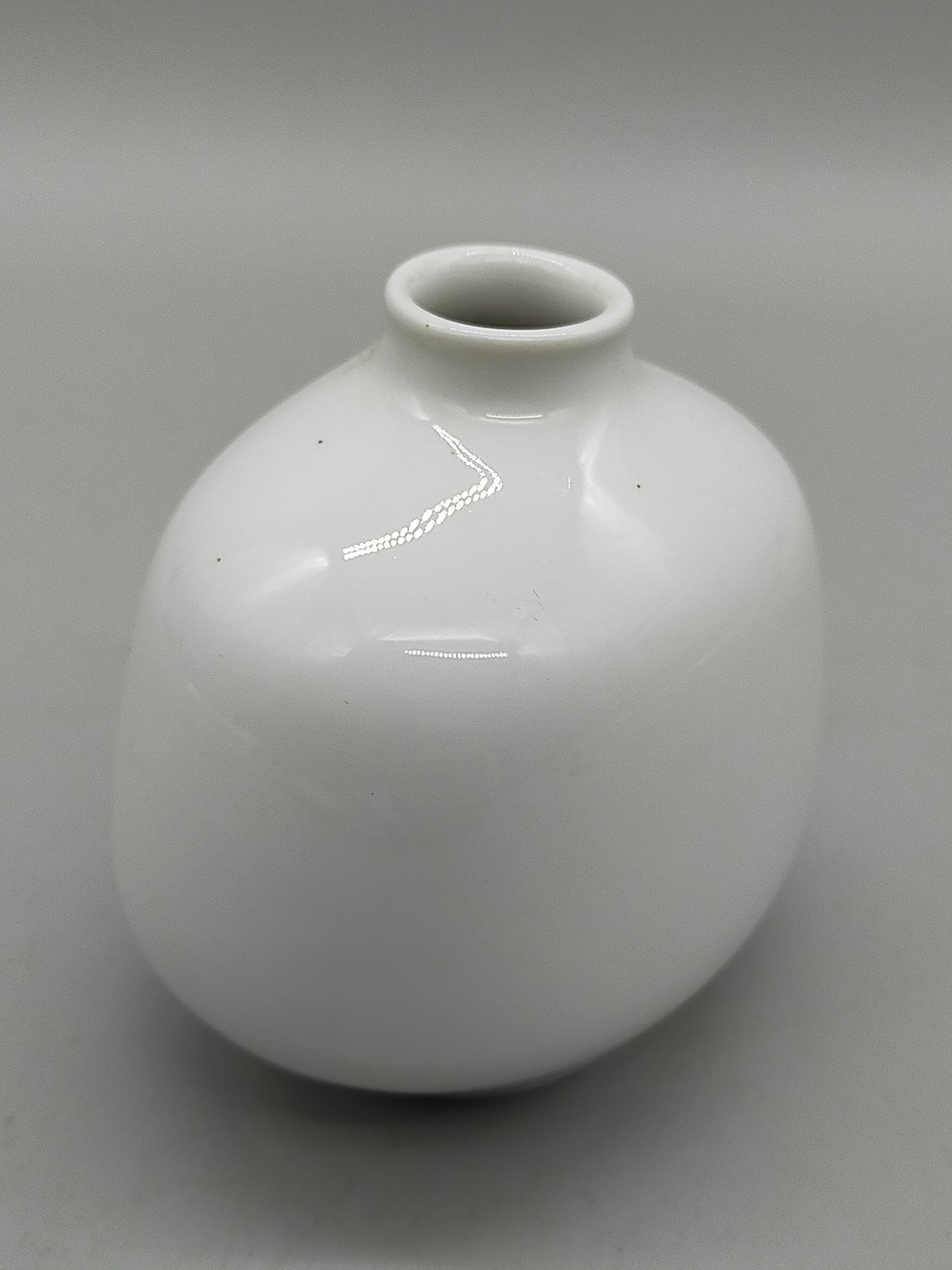 Meißener Porzellan Miniatur Vase – Klassisches Weißes Design