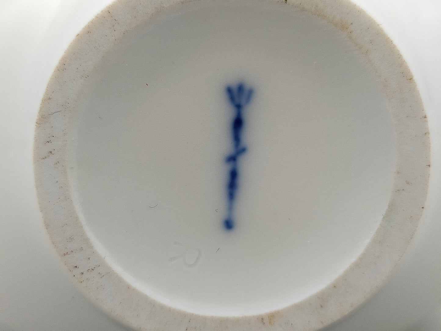 Meißener Porzellan Miniatur Vase – Klassisches Weißes Design