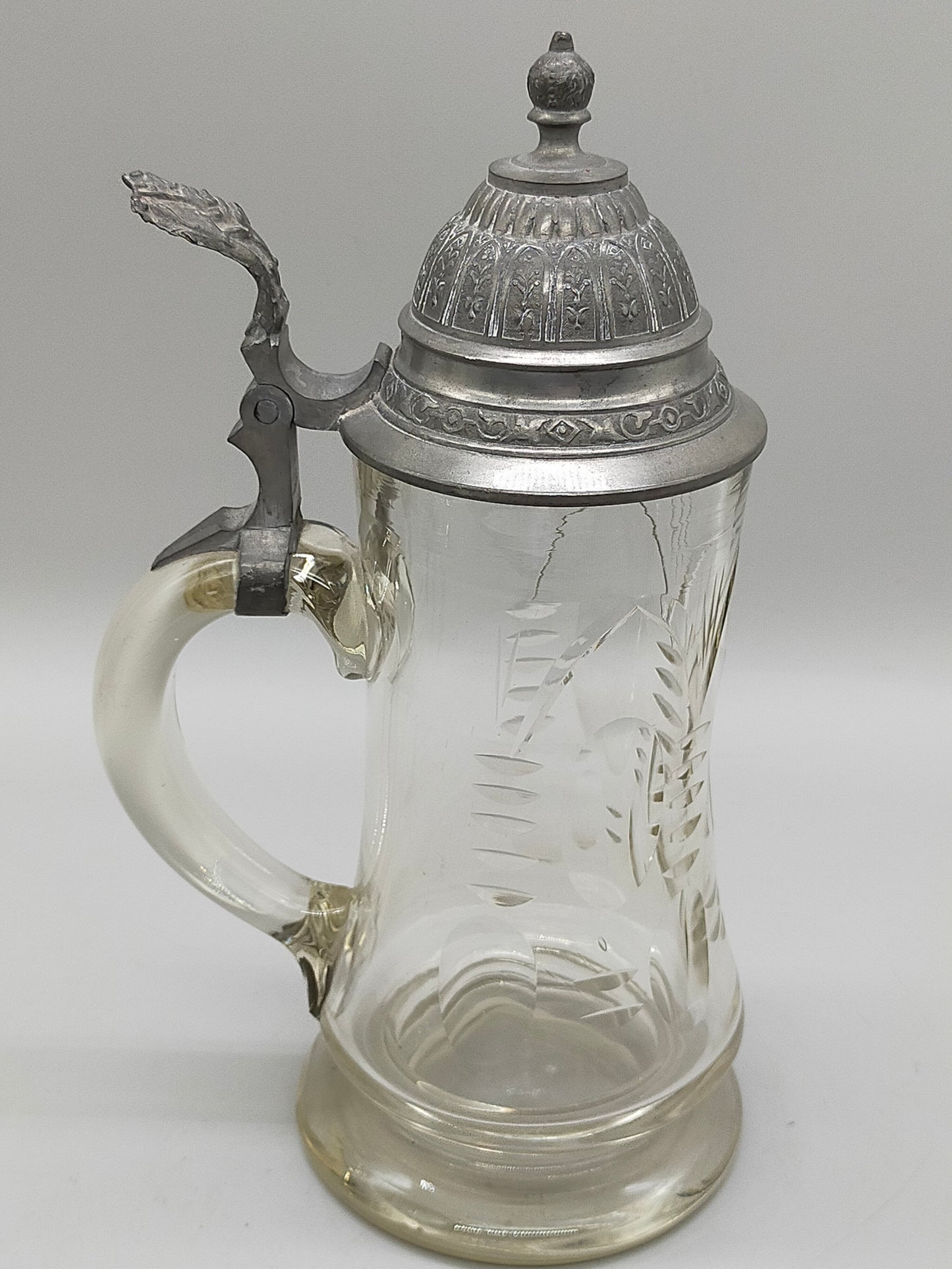 Antiker Glas Krug mit Zinndeckel Klassisches Design