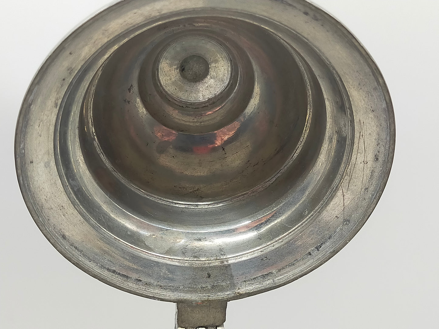 Antiker Glas Krug mit Zinndeckel Klassisches Design