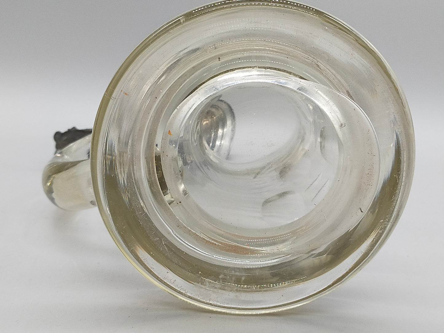Antiker Glas Krug mit Zinndeckel Klassisches Design