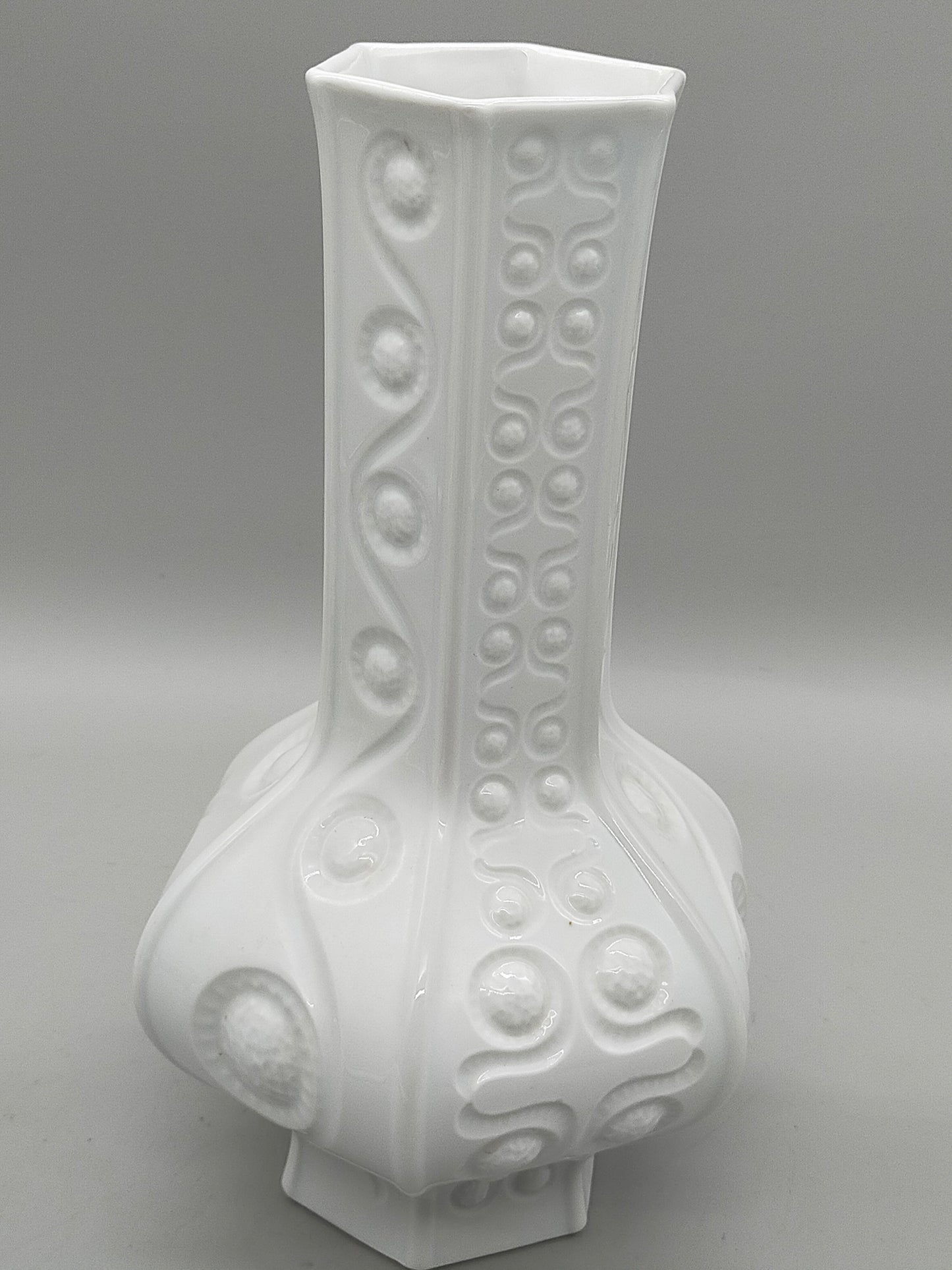 Schöne Schumann Arzberg Vase Weißes Relief