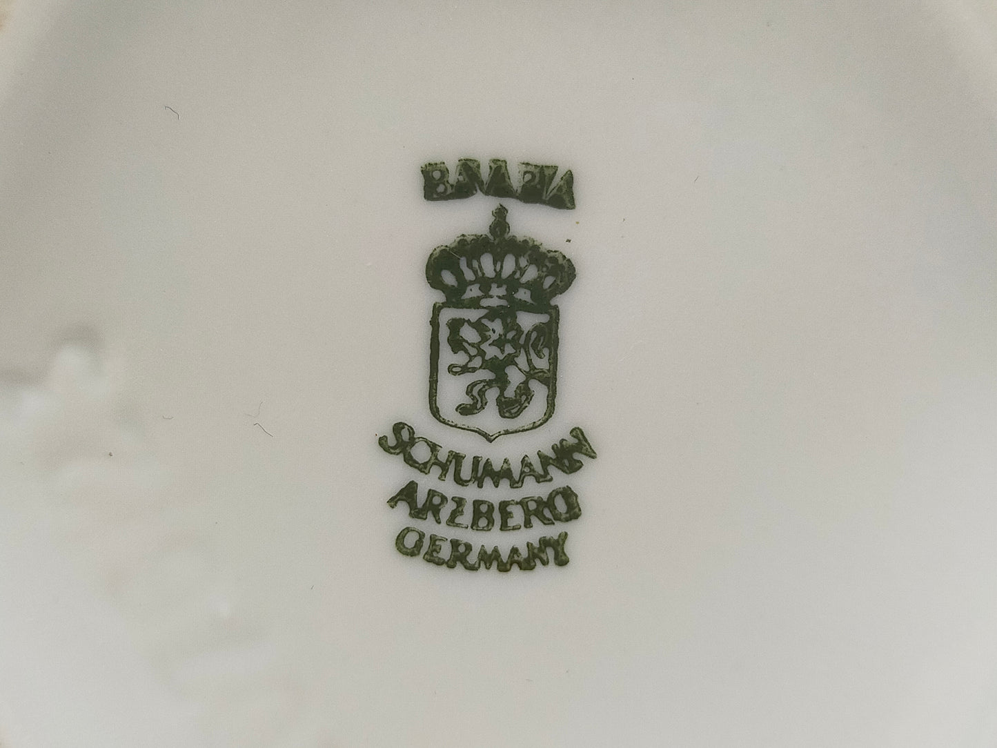 Schöne Schumann Arzberg Vase Weißes Relief