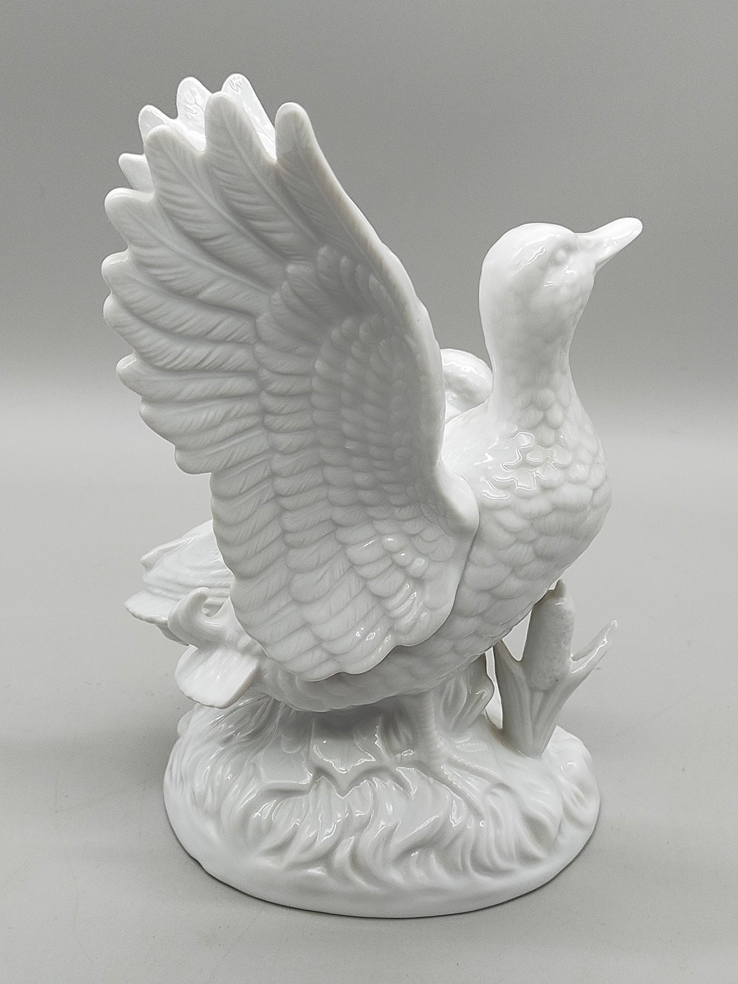 Exklusive Porzellan Figur Zwei Enten in Dynamischer Pose