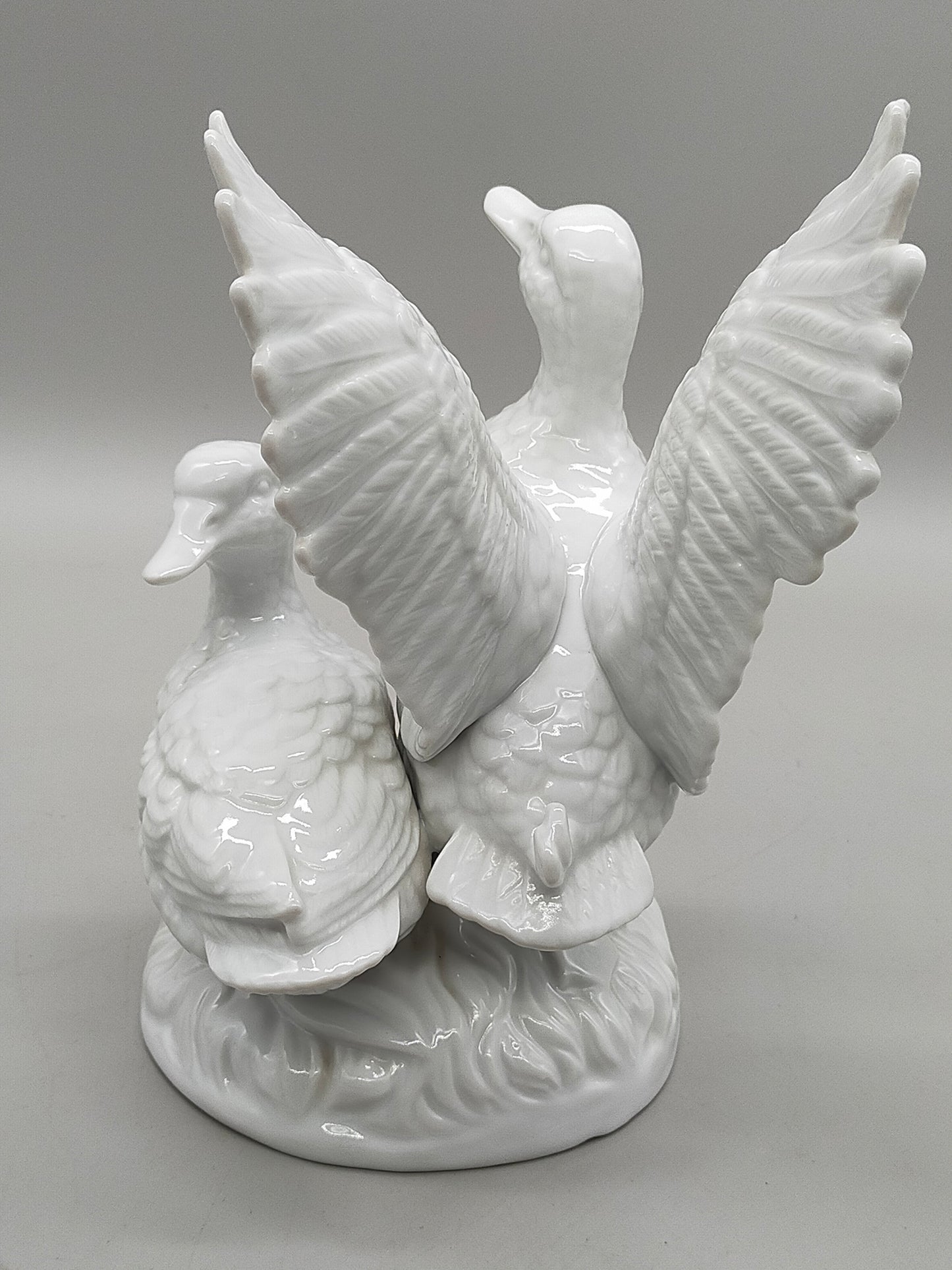 Exklusive Porzellan Figur Zwei Enten in Dynamischer Pose