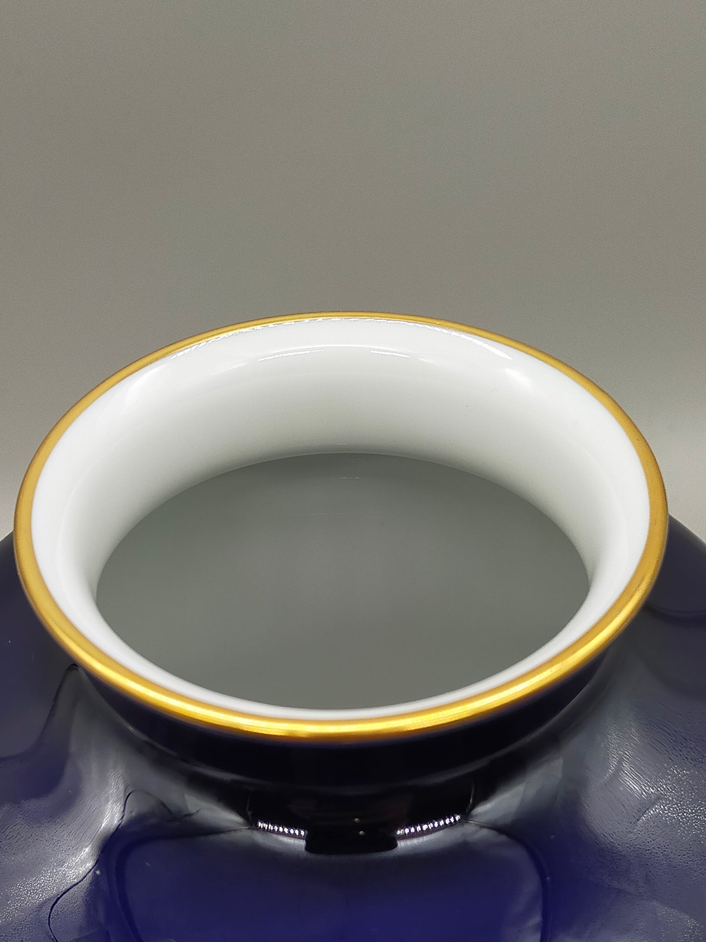 Elegante Heinrich Porzellan Vase Echt Kobalt mit Golddekor