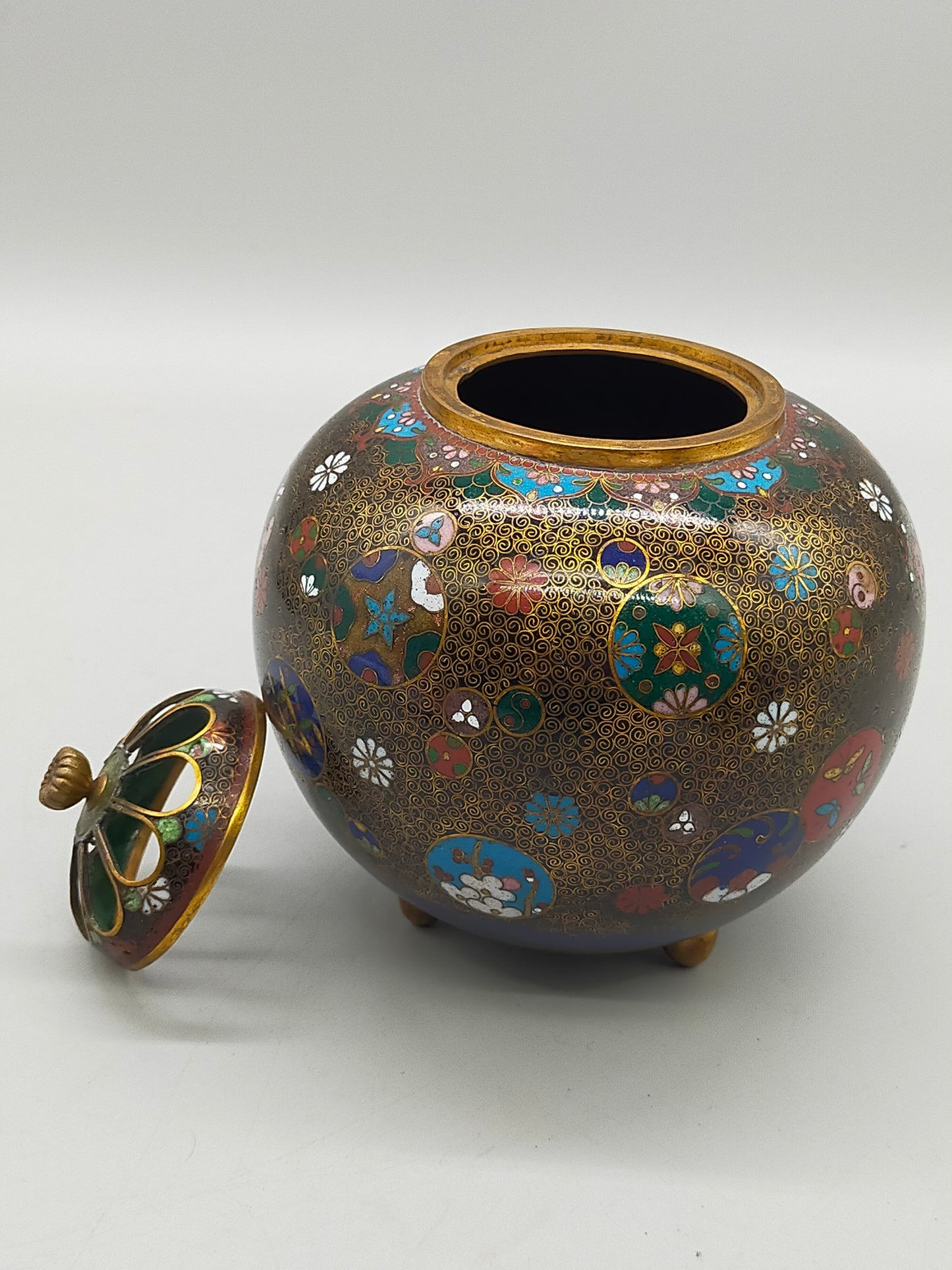 Prachtvolle Japanische Cloisonné Deckeldose Florales Design Goldakzente