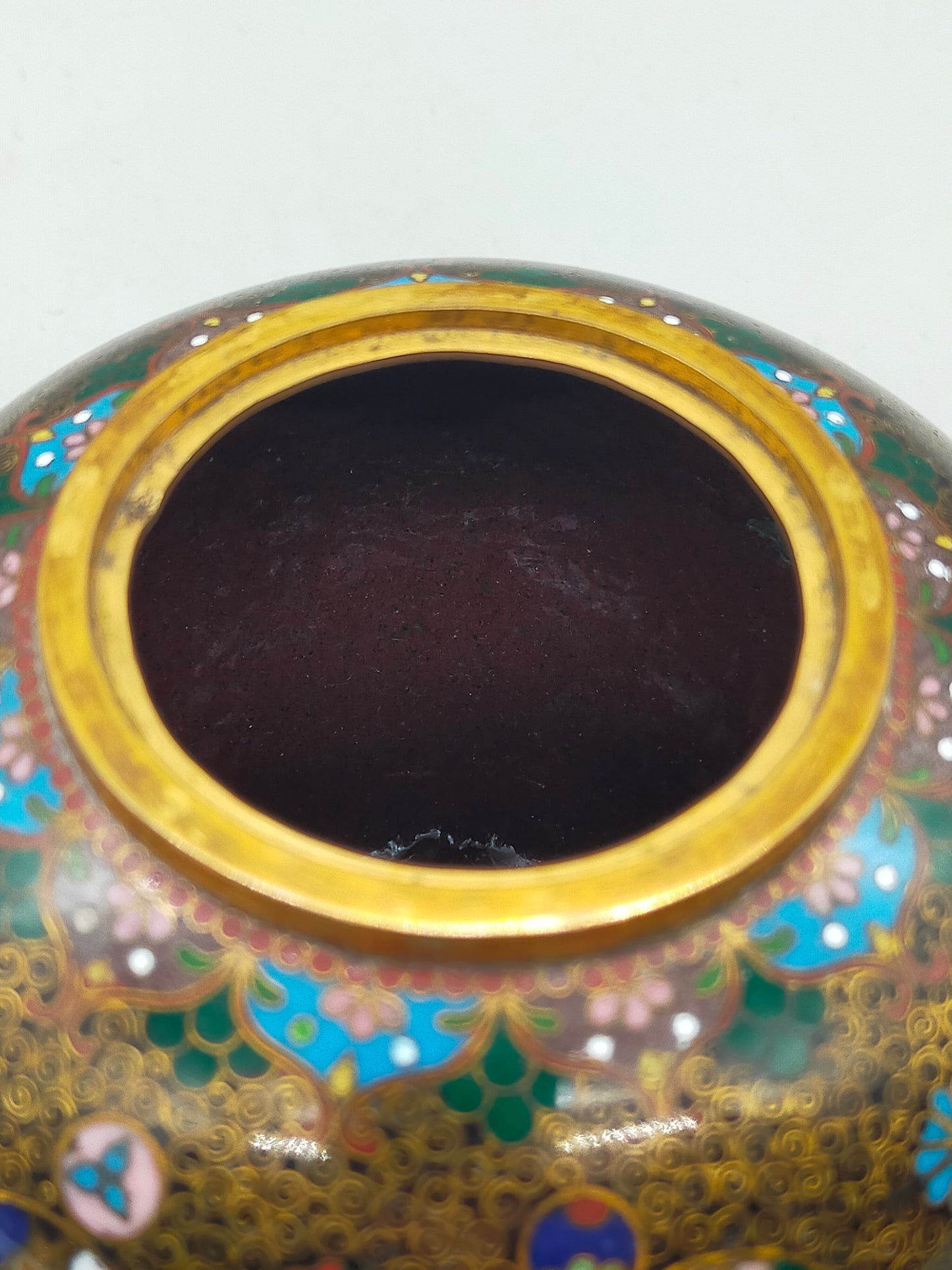Prachtvolle Japanische Cloisonné Deckeldose Florales Design Goldakzente