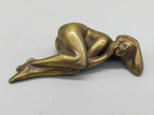 Kunstvolle Bronze Skulptur Liegender Weiblicher Akt im Modernen Stil