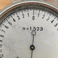 Antiquierter Scheitelwertmesser Optik Uhr