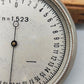 Antiquierter Scheitelwertmesser Optik Uhr