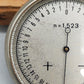 Antiquierter Scheitelwertmesser Optik Uhr