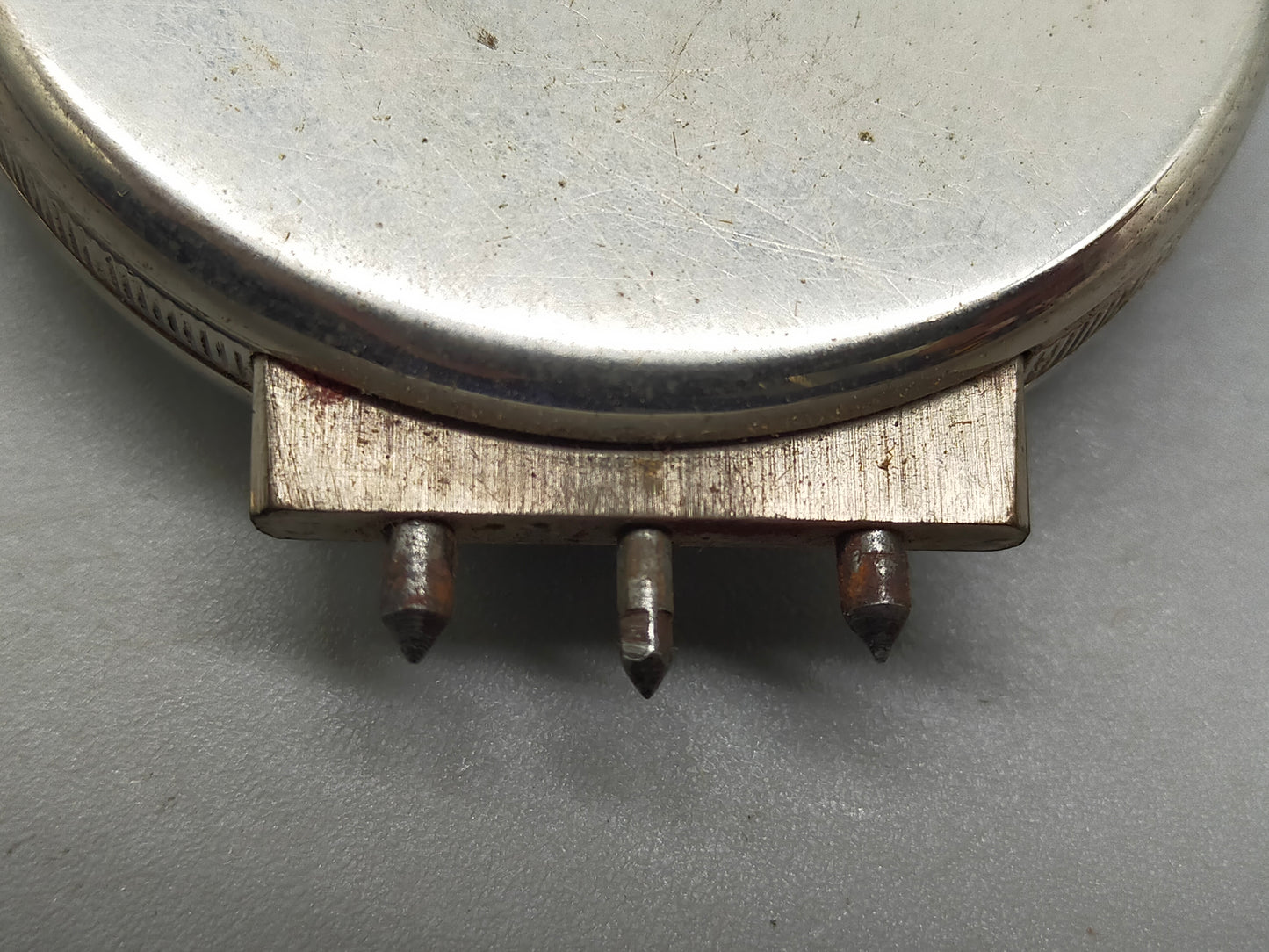 Antiquierter Scheitelwertmesser Optik Uhr