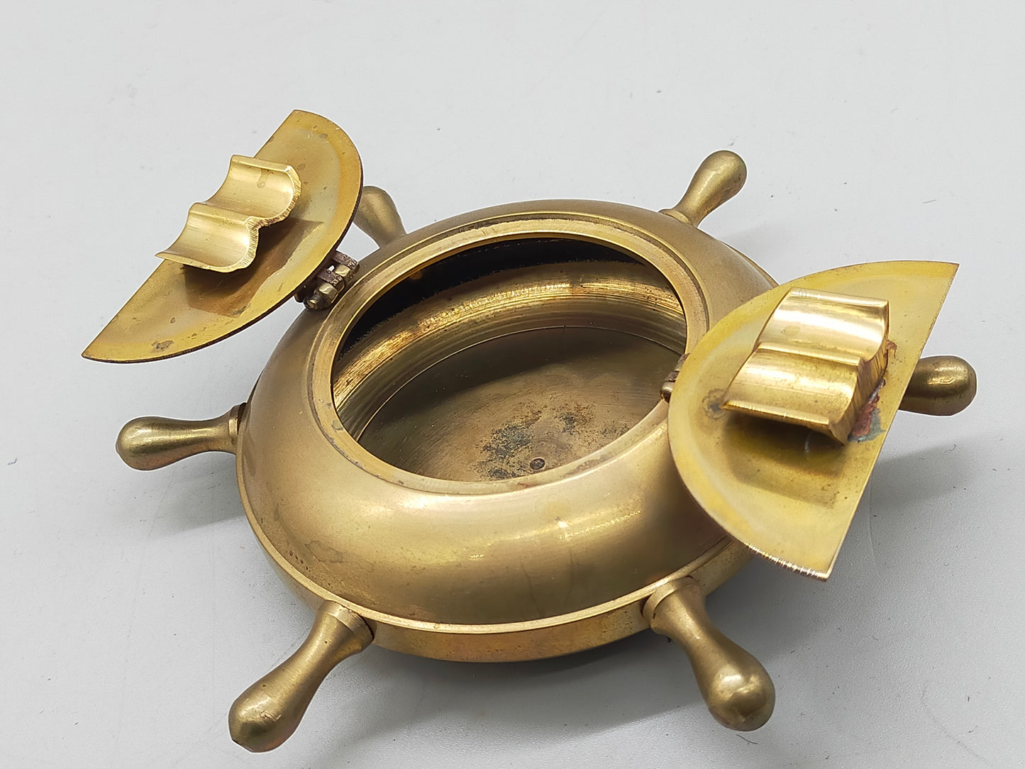 Nostalgischer Messing Schiffsrad Aschenbecher Maritimes Design