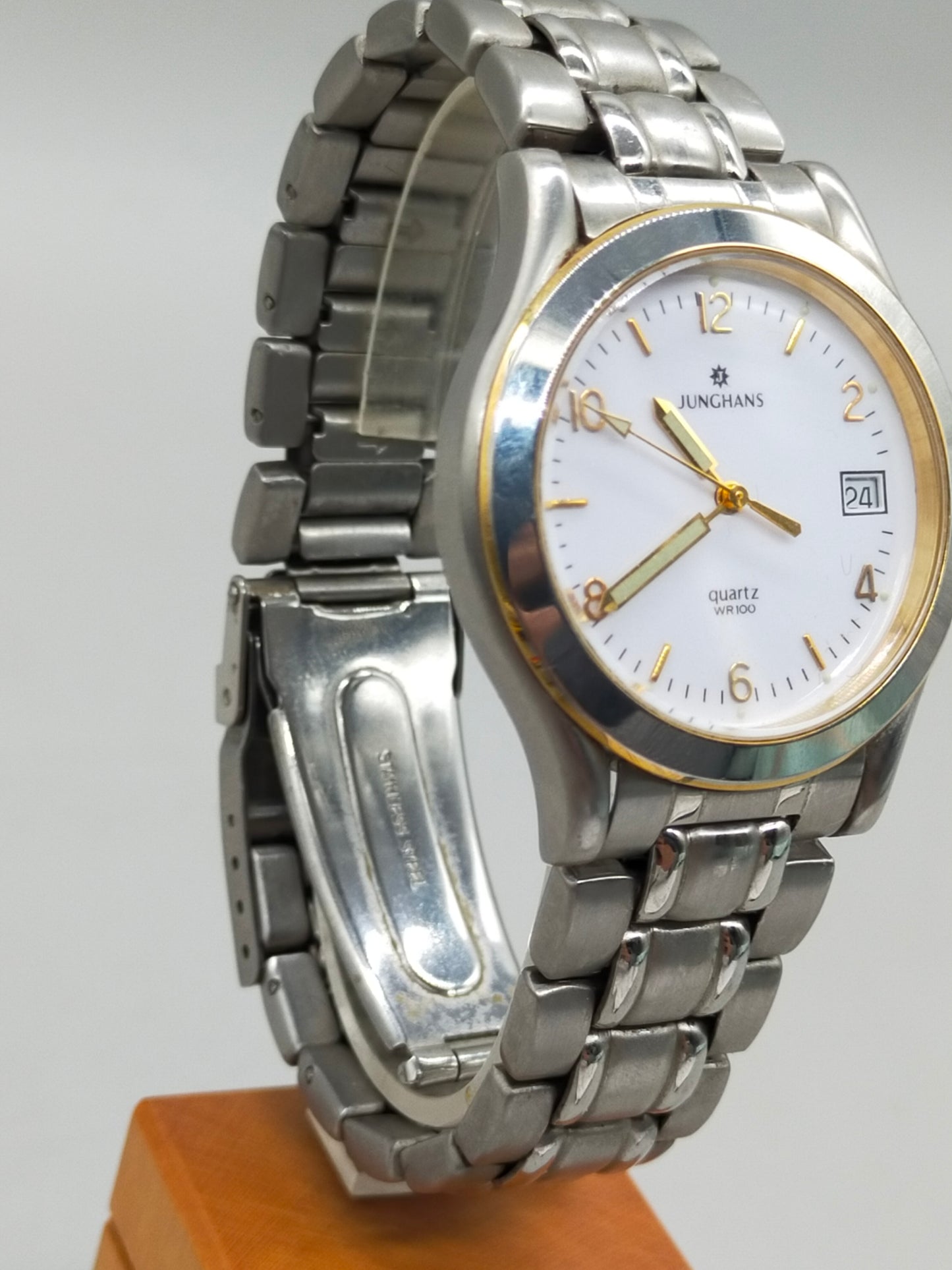 Elegante Junghans Herren Uhr Klassischer Stil mit Datumsanzeige