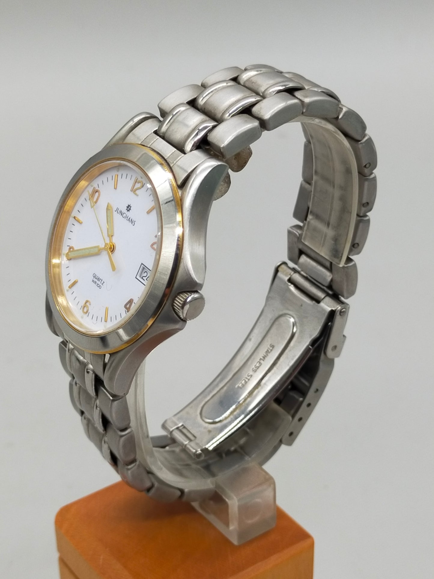 Elegante Junghans Herren Uhr Klassischer Stil mit Datumsanzeige