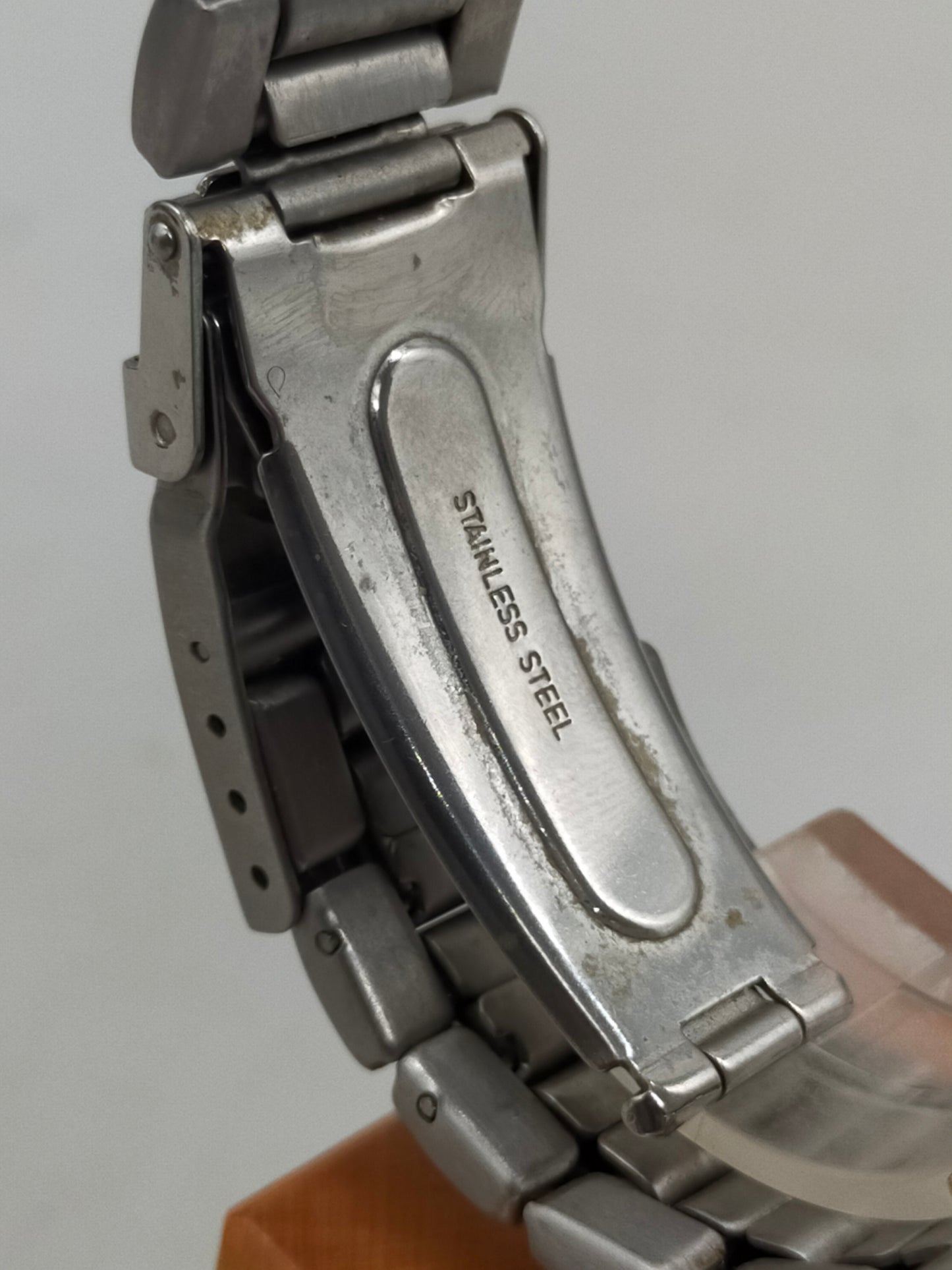 Elegante Junghans Herren Uhr Klassischer Stil mit Datumsanzeige