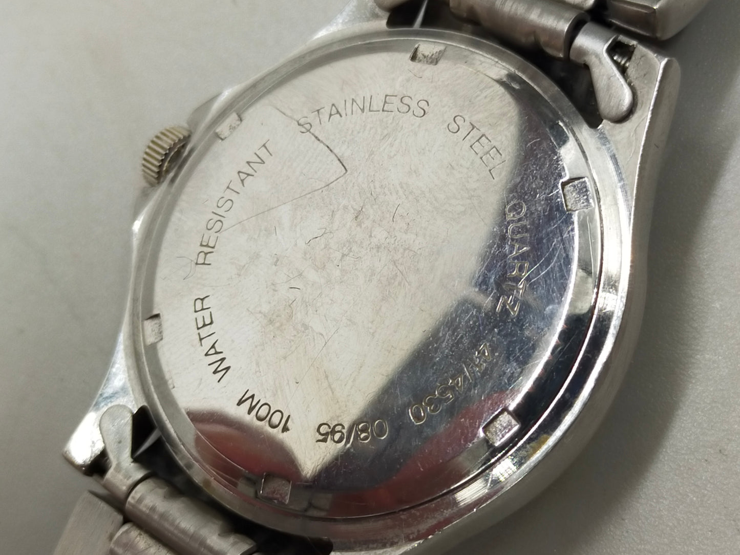 Elegante Junghans Herren Uhr Klassischer Stil mit Datumsanzeige