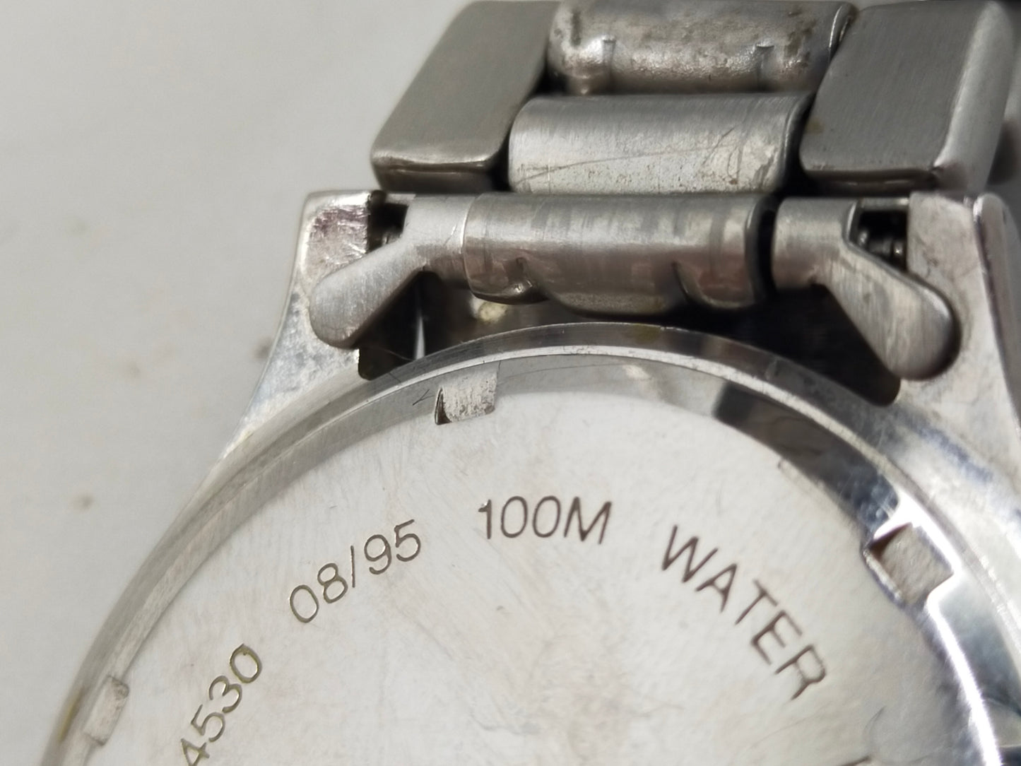 Elegante Junghans Herren Uhr Klassischer Stil mit Datumsanzeige