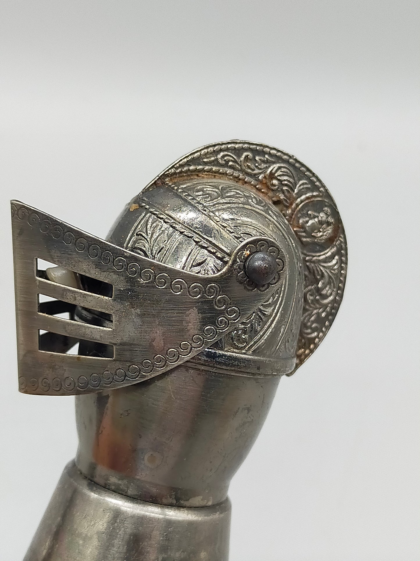 Vintage Flaschenausgießer Ritterhelm