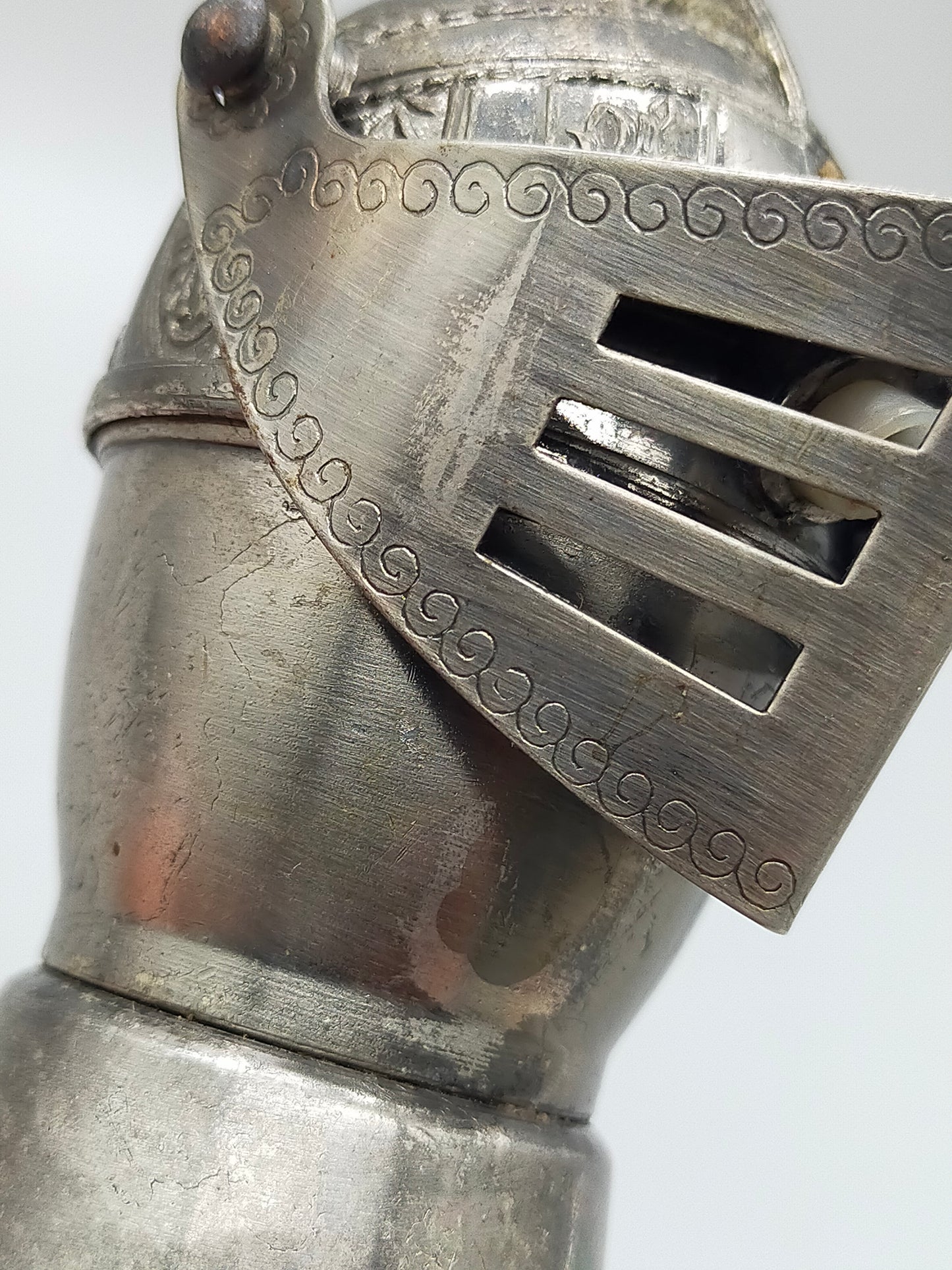 Vintage Flaschenausgießer Ritterhelm